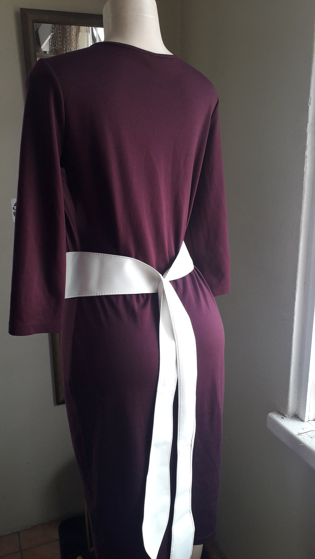 maroon purple mid sleeve stretchy dress (belt sold separately) M to L