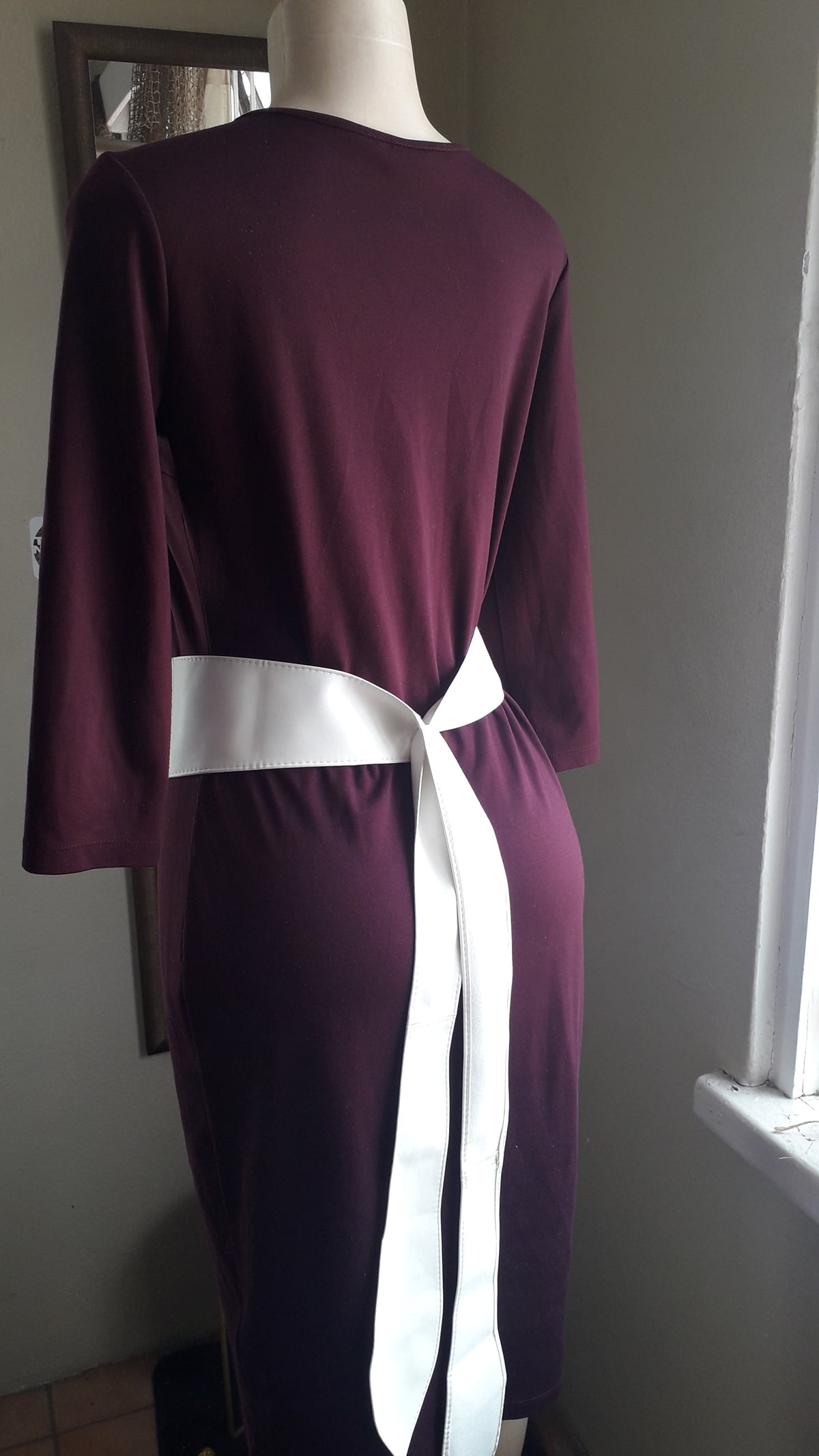 maroon purple mid sleeve stretchy dress (belt sold separately) M to L