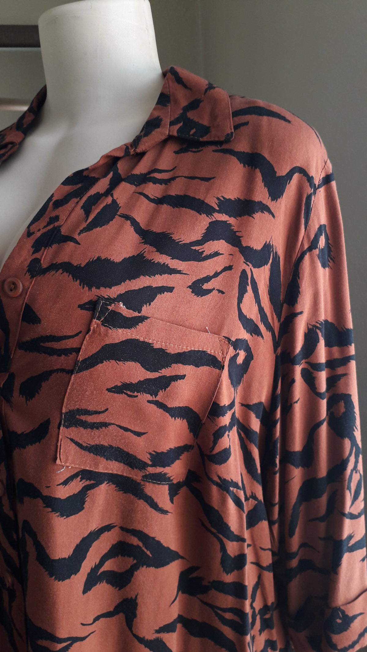 brown tiger print button shirt... L/XL