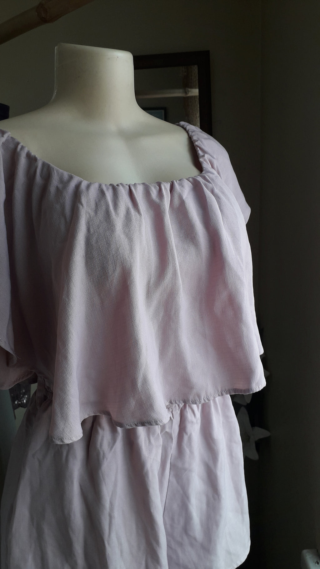 blush ruffle kimono sleeve romper ~~~ m