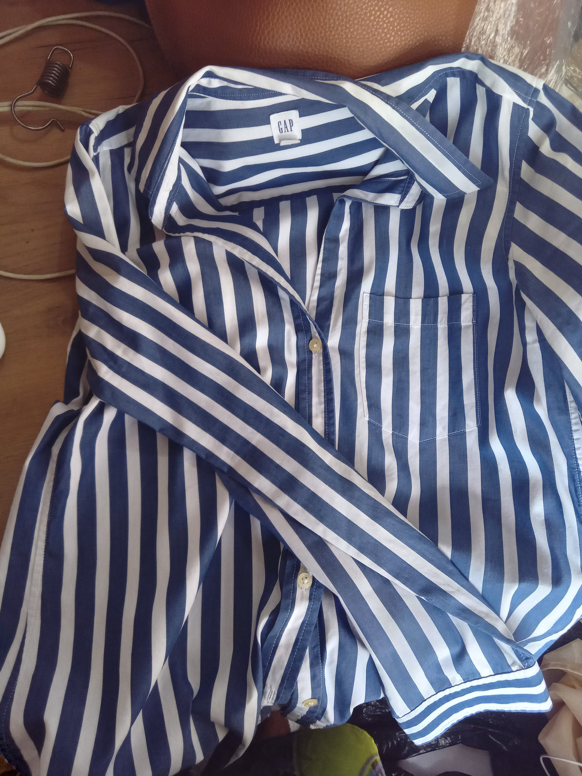 GAP navy stripe button shirt ... s