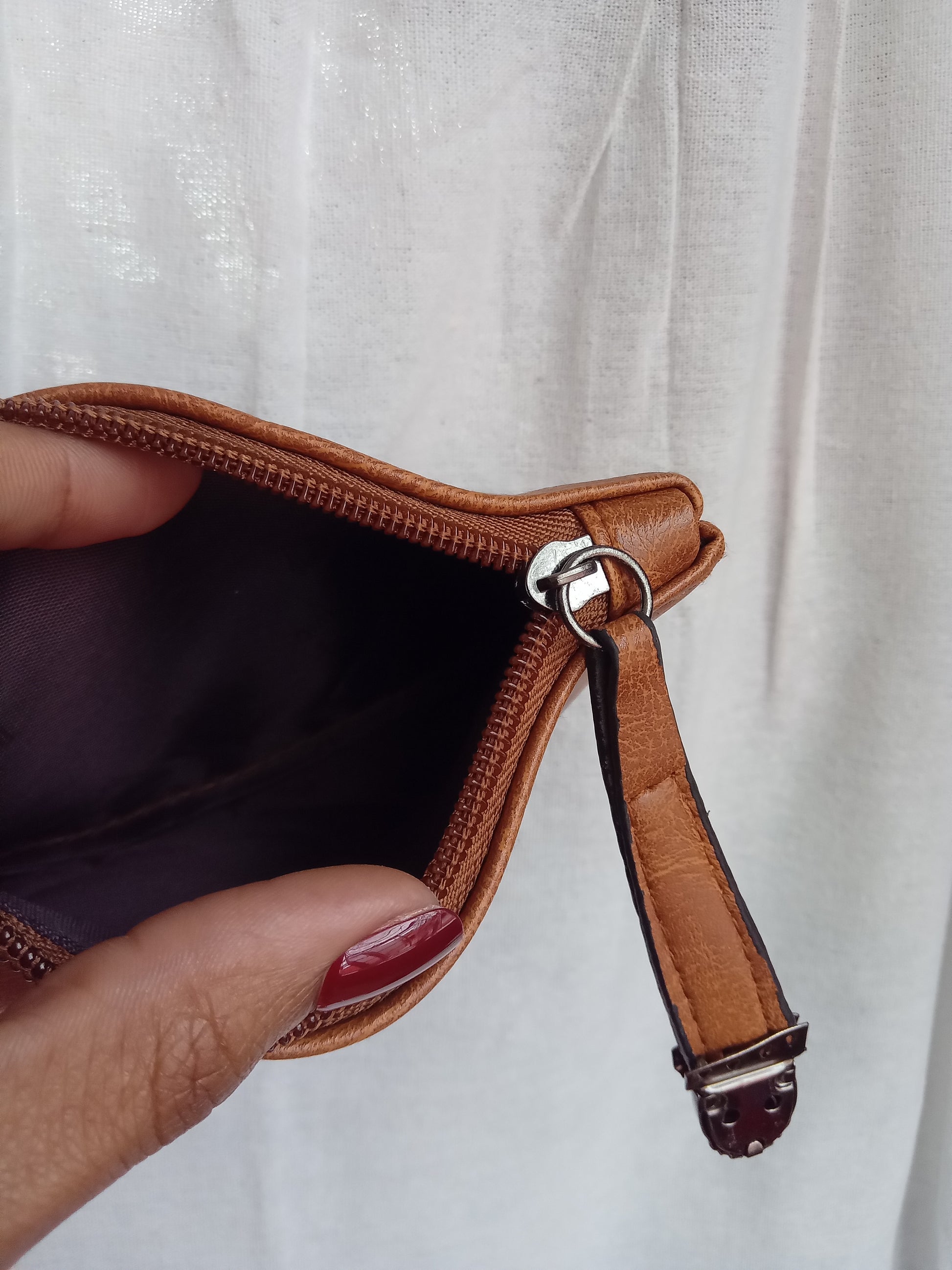 Brown clip coin Purse Like New