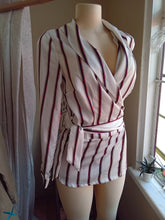 Load image into Gallery viewer, White professional stripe wrap blouse... s/mlll
