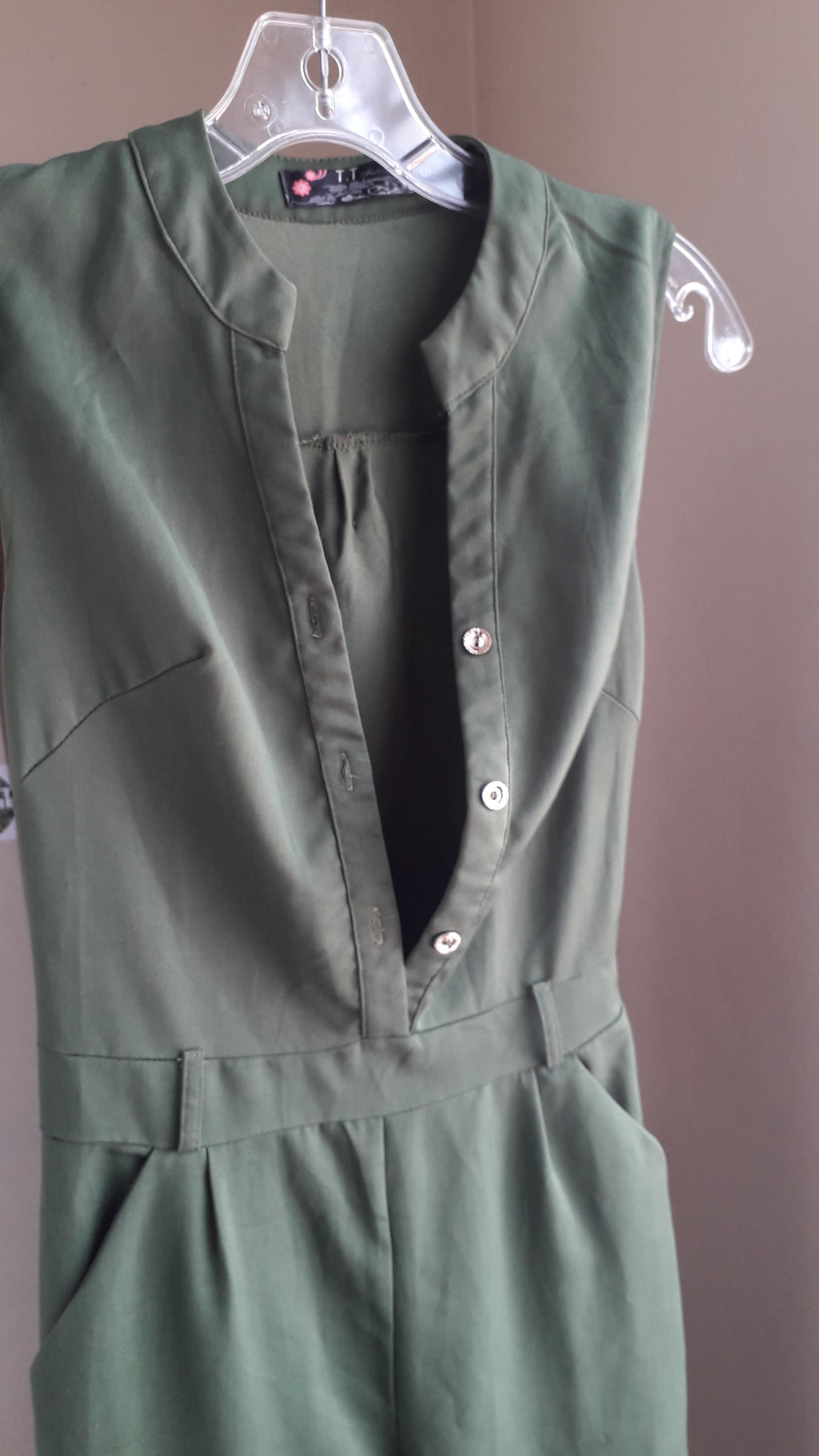 army green sleeveless jumpsuit ~~~ s