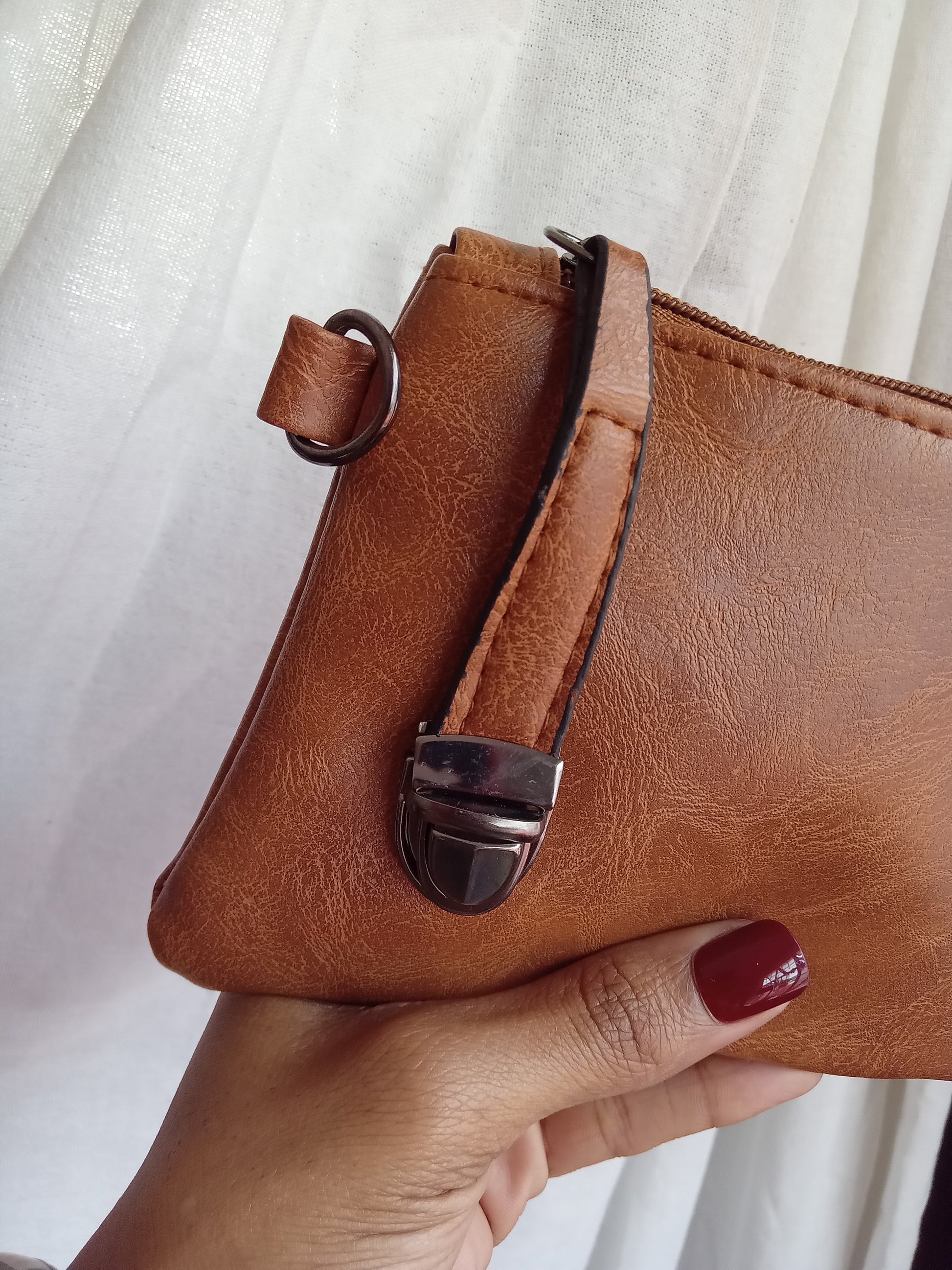 Brown clip coin Purse Like New