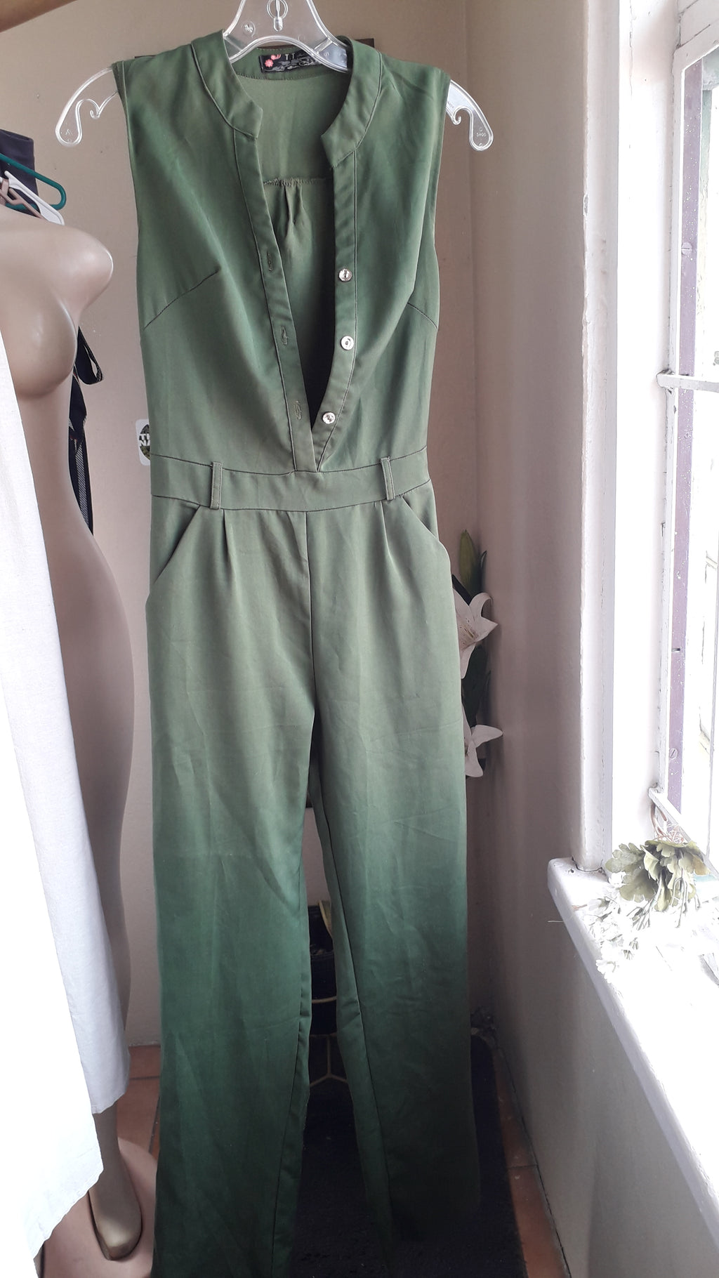 army green sleeveless jumpsuit ~~~ s