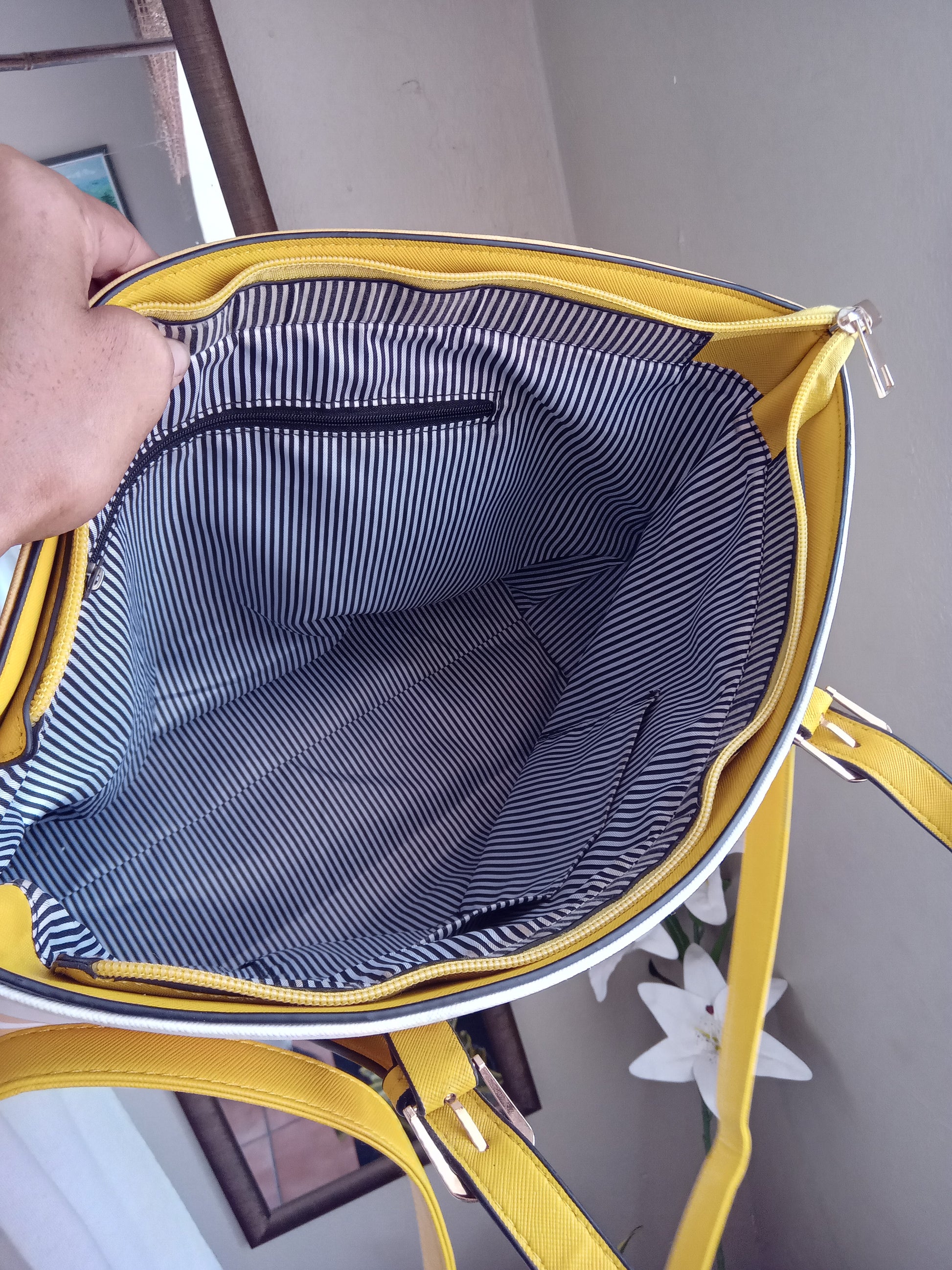 Large mustard stripe bag.