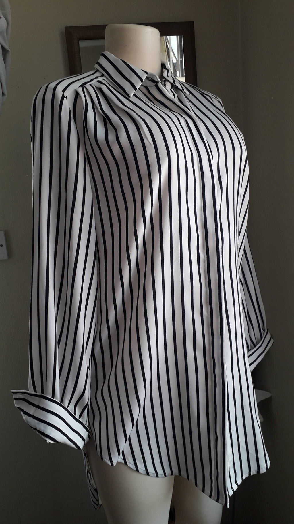 Express B&W stripe long shirt ... M/L