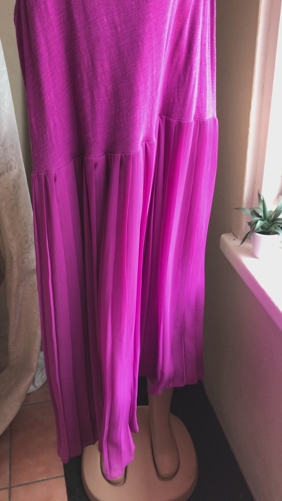 Fuchsia Cumfy Sleeveless Pleat Dress - /XL/ 3x