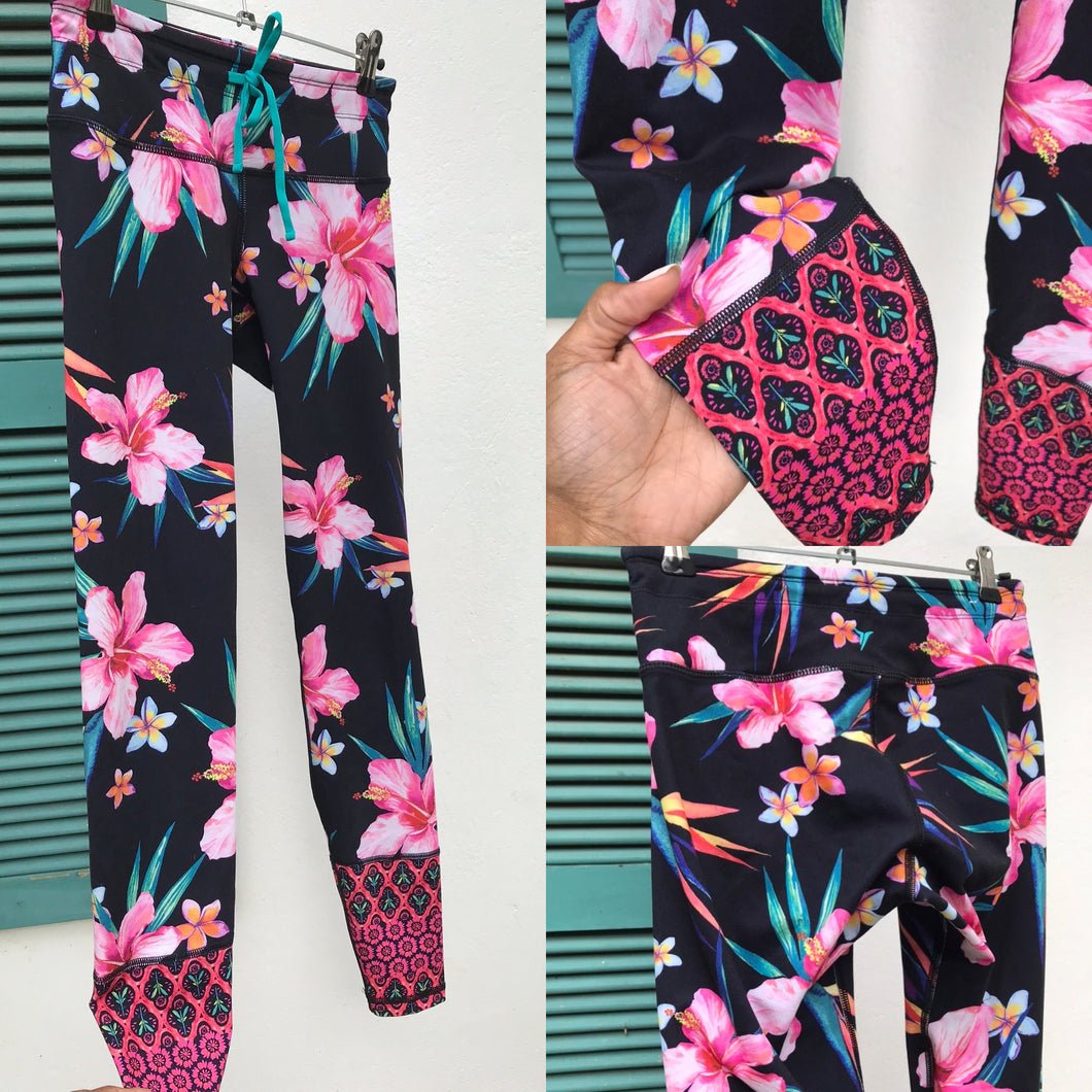 Old Navy Active Go-Dry Hibiscus Flower Leggings