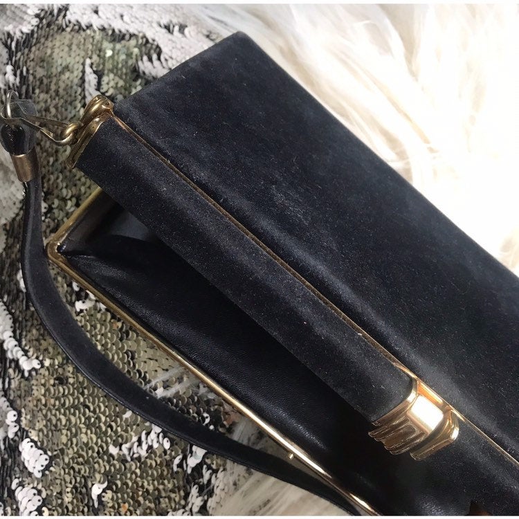 80s Vintage Suade Black & Gold Spring Closure Shoulder Purse / Jamaica