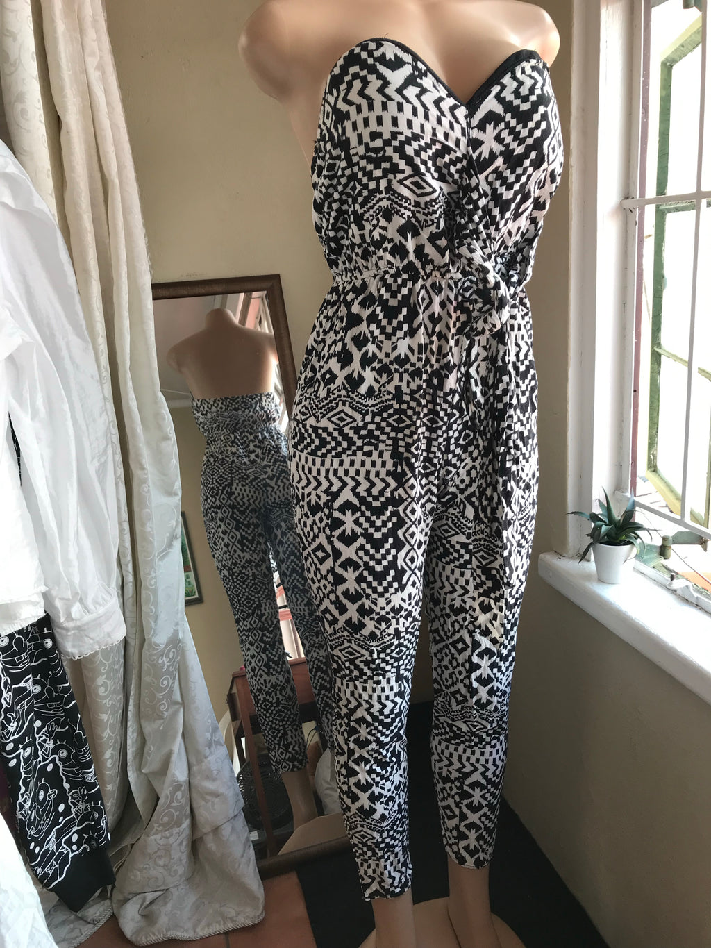 Black & White Geo Print Strapless Jumpsuit w Side Tie - M/L