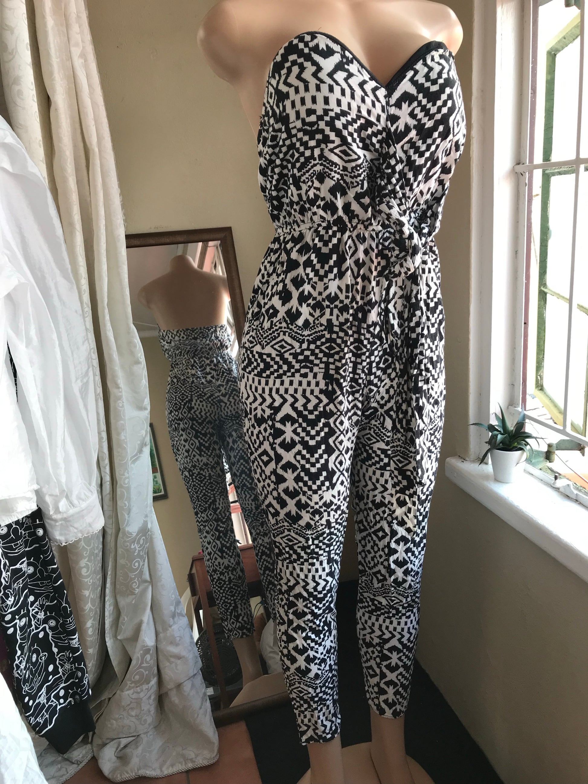 Black & White Geo Print Strapless Jumpsuit w Side Tie - M/L