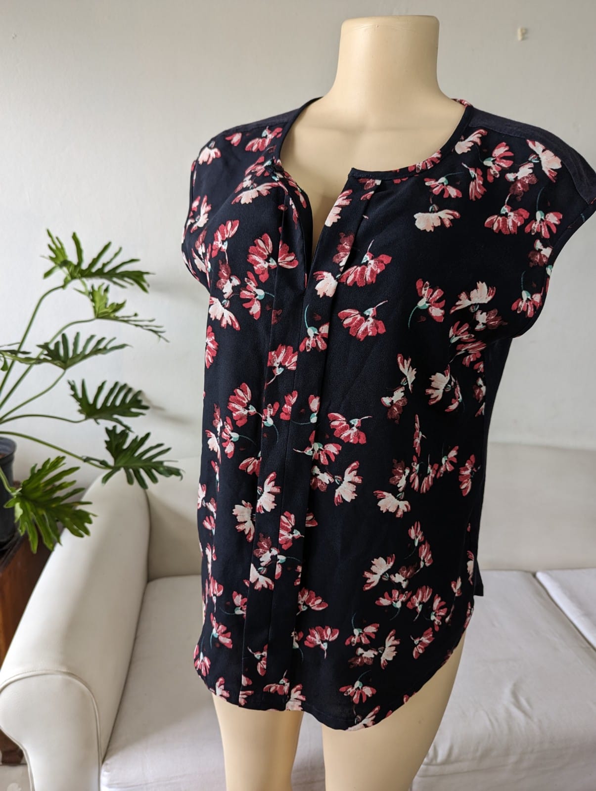 Ann Taylor Ladies Floral Blouse - M.