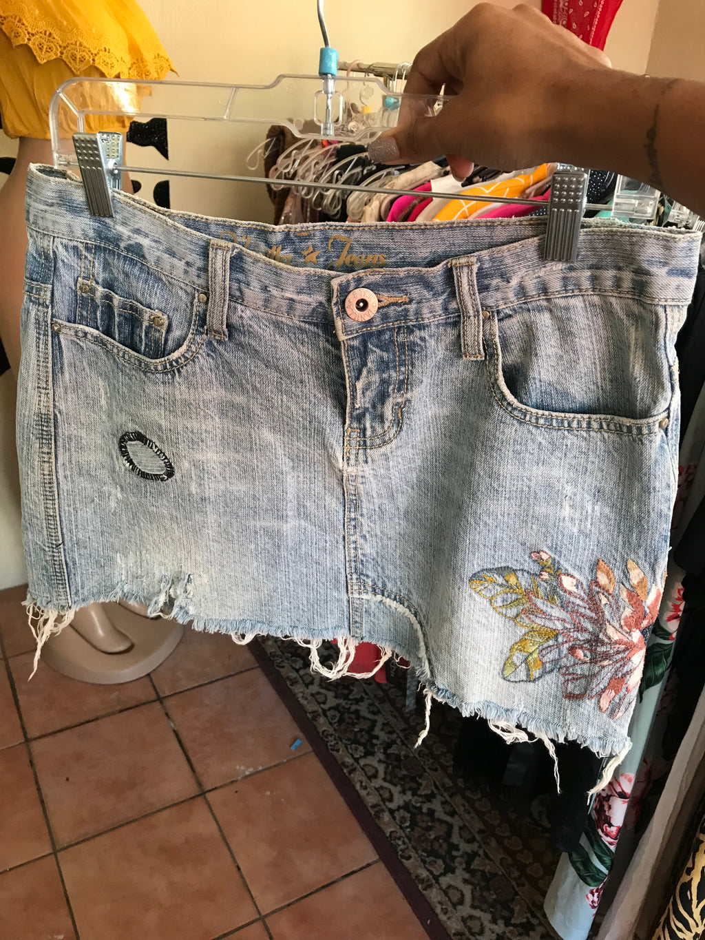 2000s Denim Skirt Embroidery Size 11/M