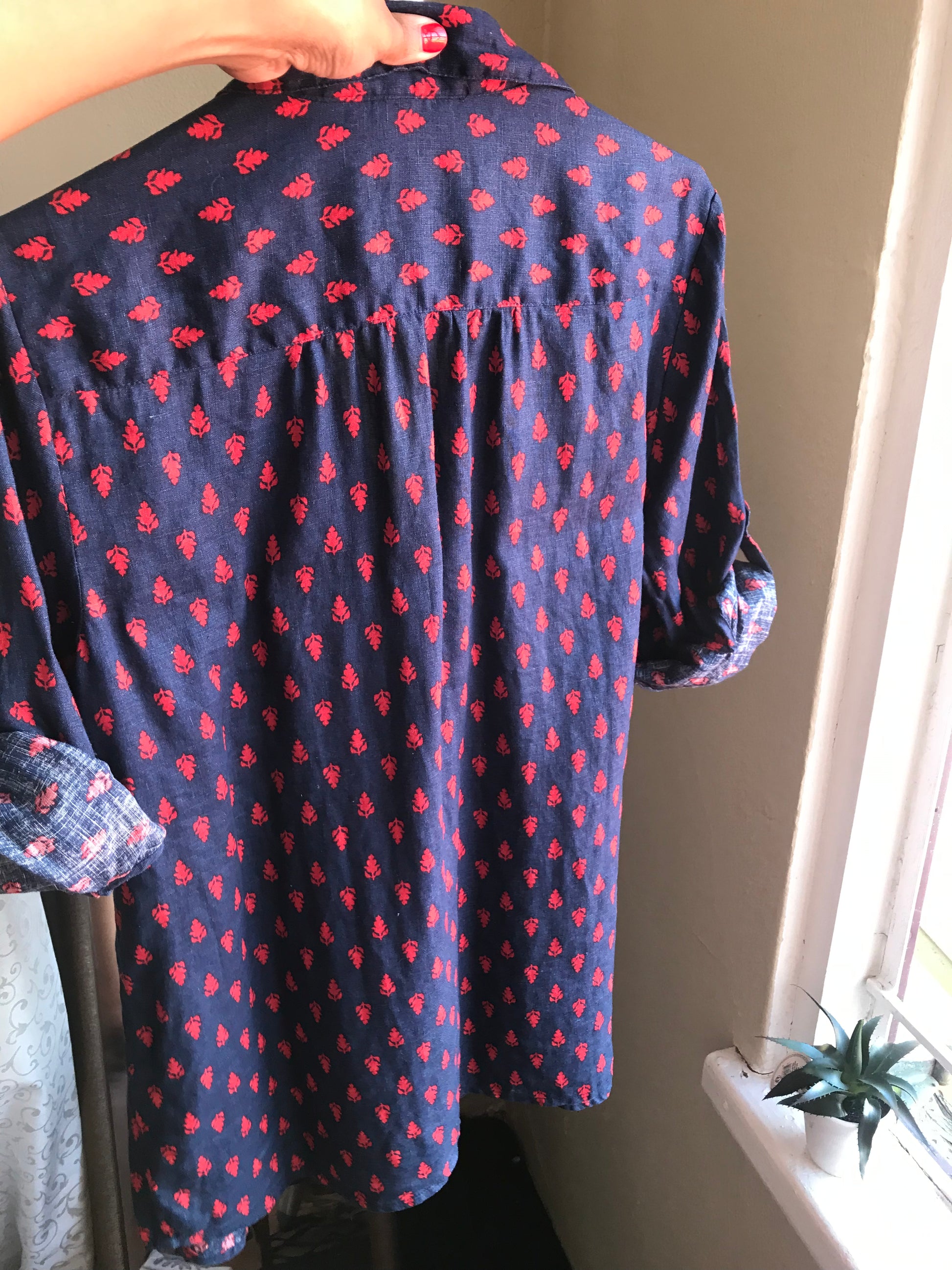 Charter Club Linen Navy Print Button Up - L