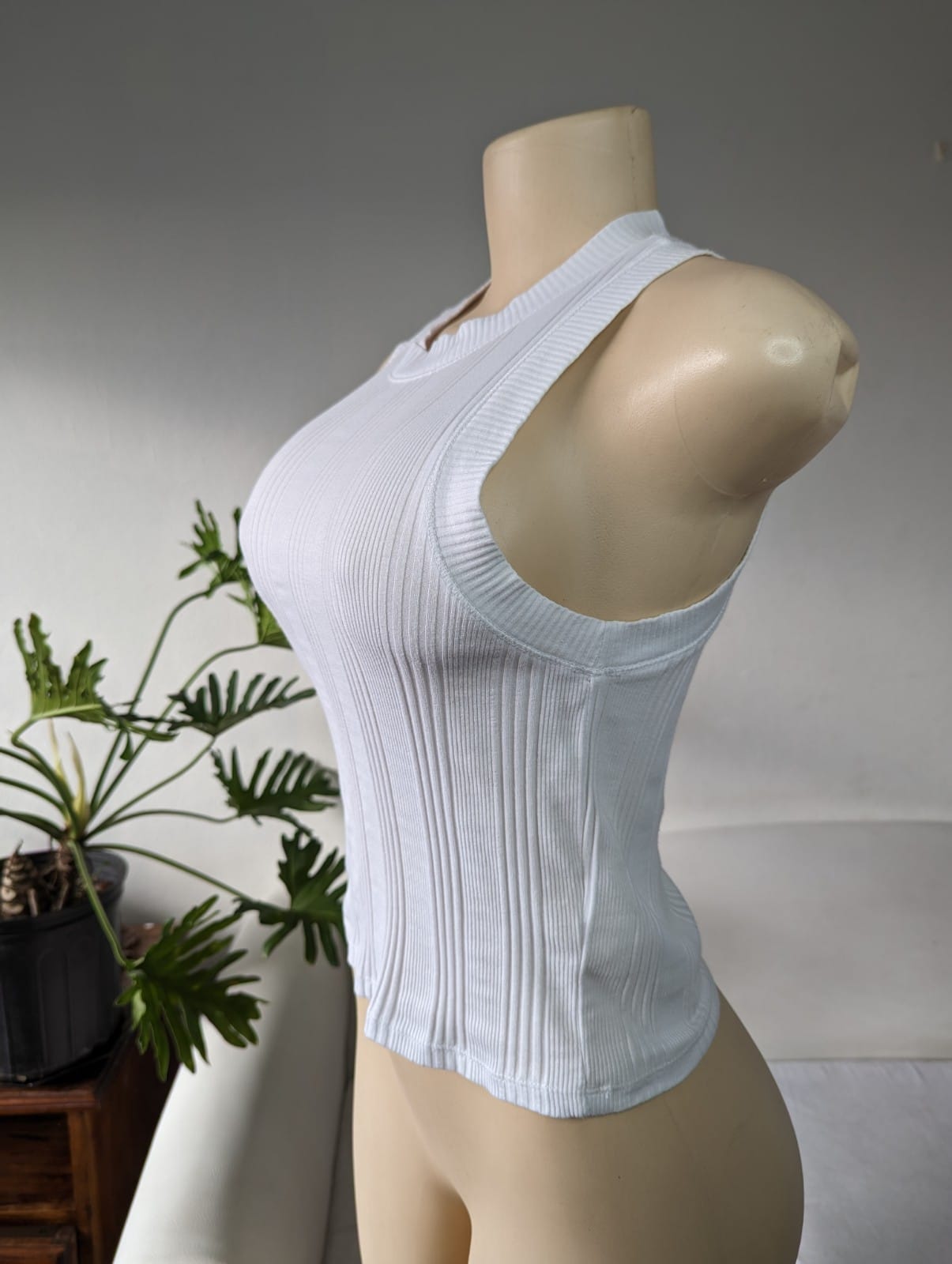 Zara White Ribbed Sideboob Top - M.