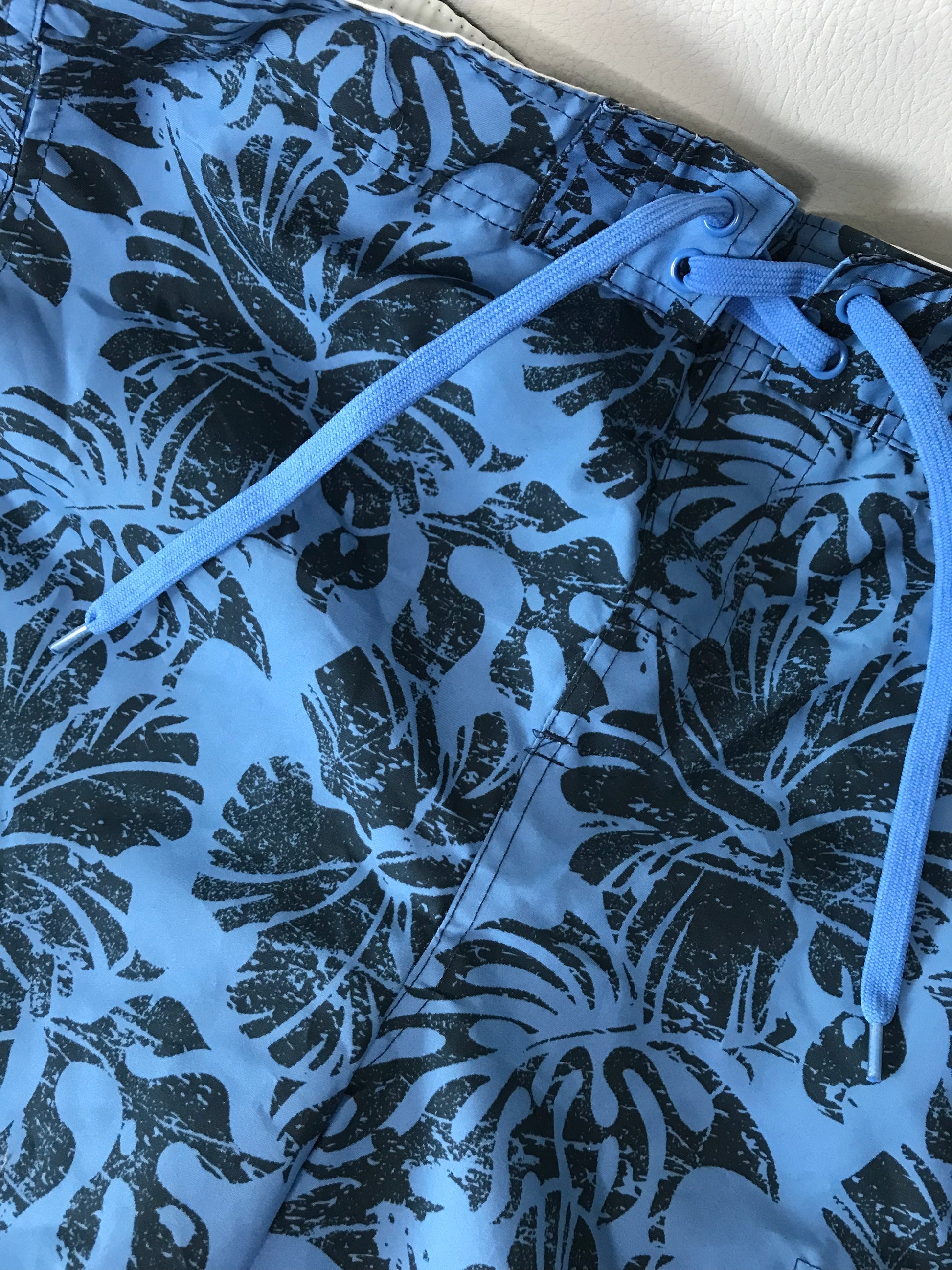 NEW Tag Men's Blue Swim Trunks Hawaiian - S +++