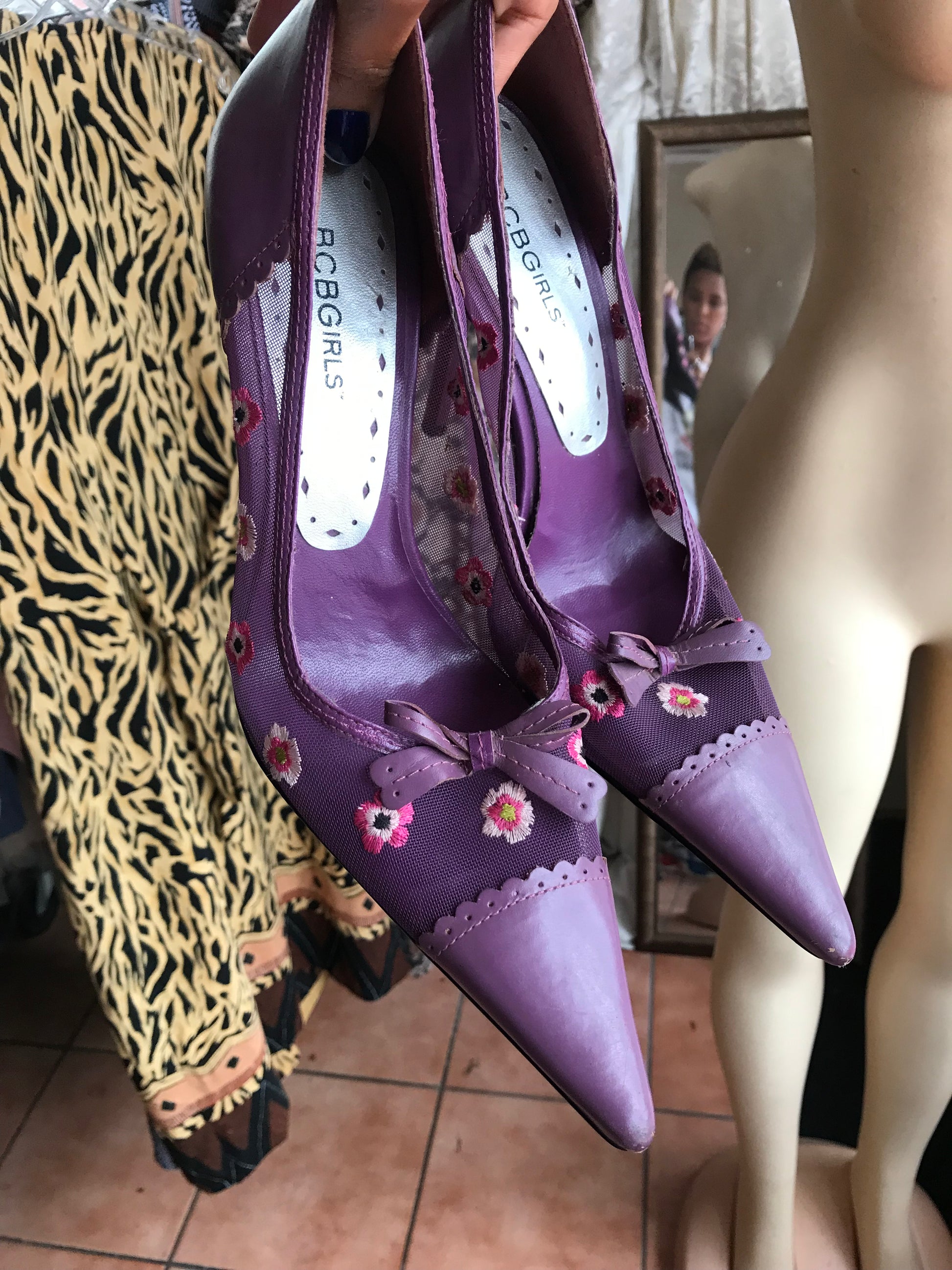 BCBG Purple Pointed Whimsical Pumps Leather - Size 9
