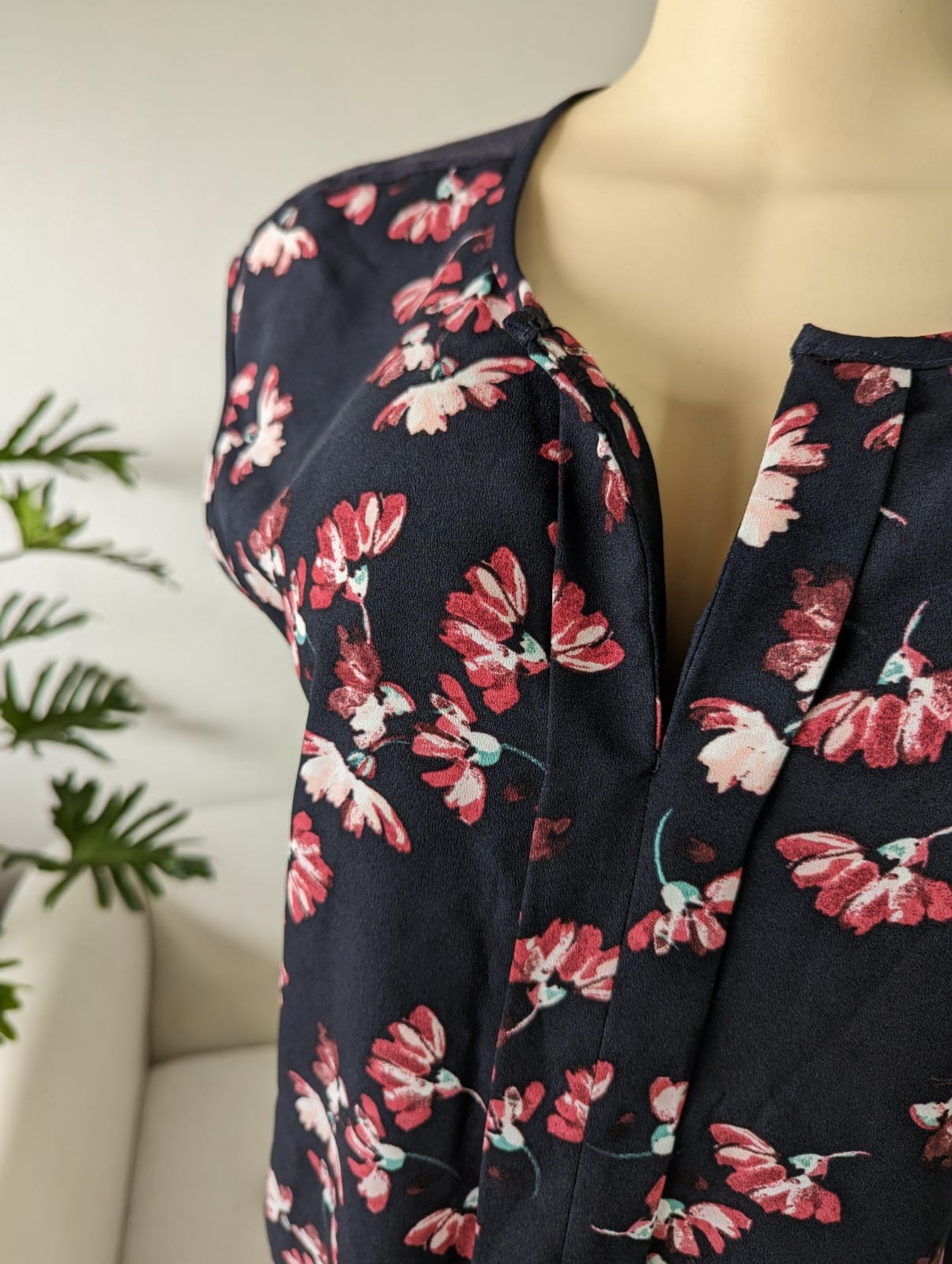 Ann Taylor Ladies Floral Blouse - M.