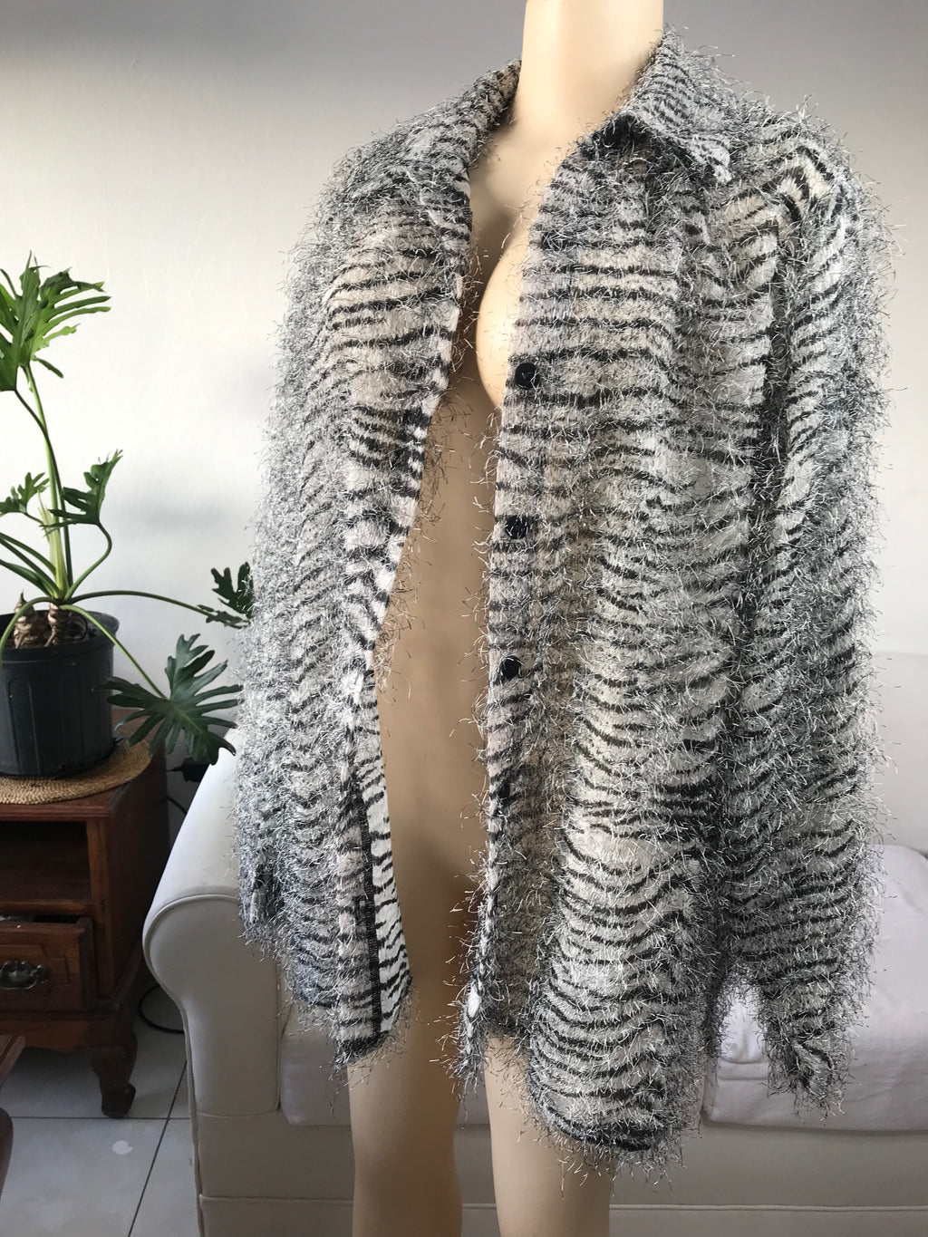 Retro Fuzzy Zebra Stripe Fashion Cardigan - XL