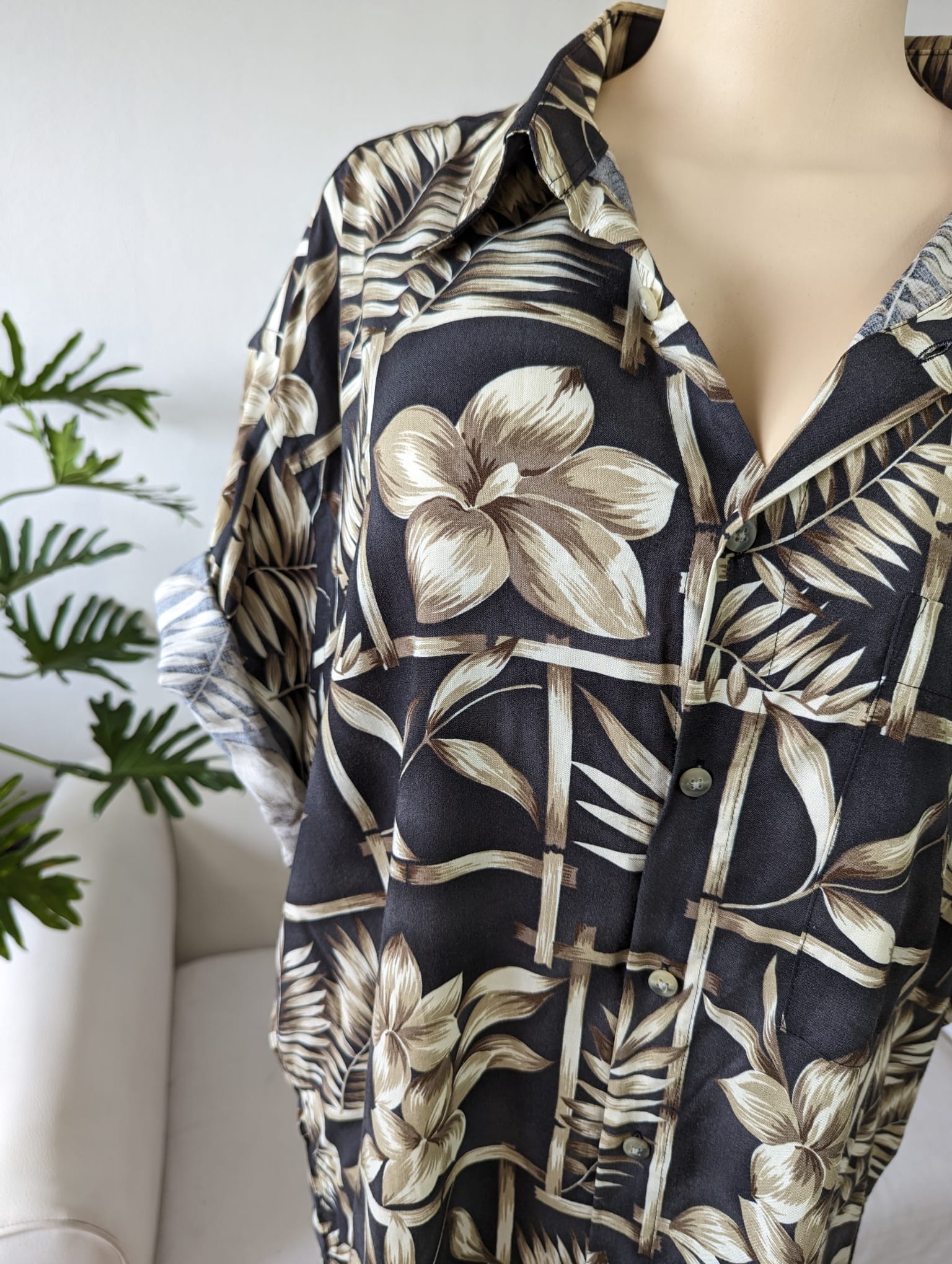 Vintage Brown Palm Print Hawai Shirt Men's |   /XL.