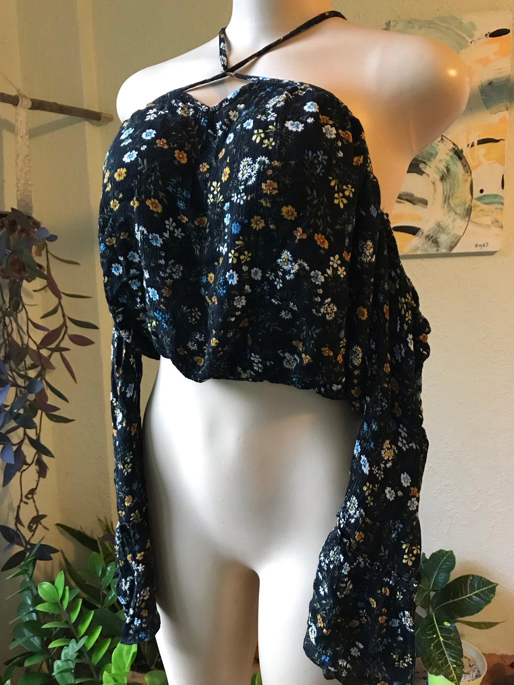 Black Floral Detached Shoulder Bell Sleeve Top
