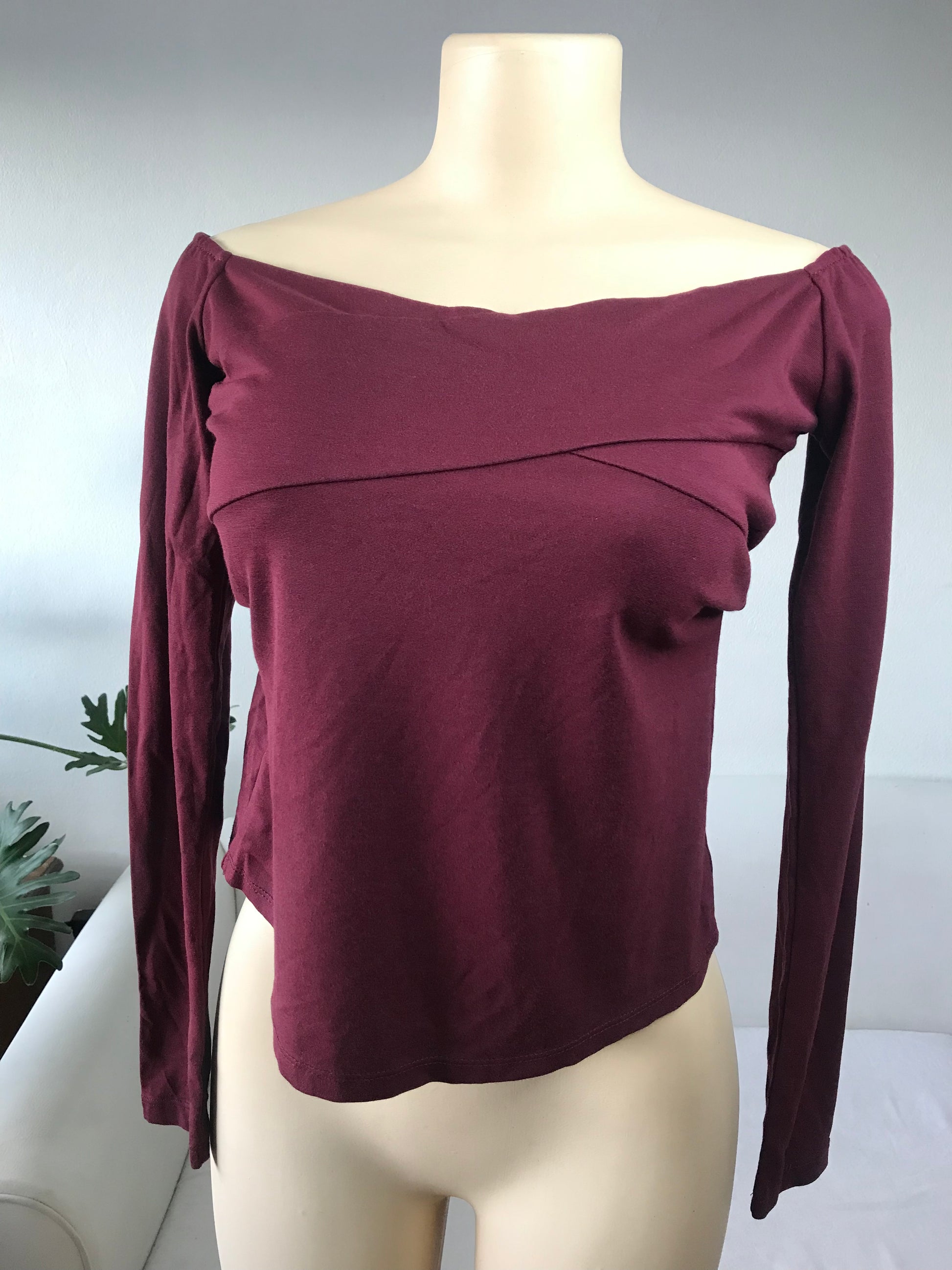 New Tag Basic Maroon Off the Shoulder Sleeve Top - L