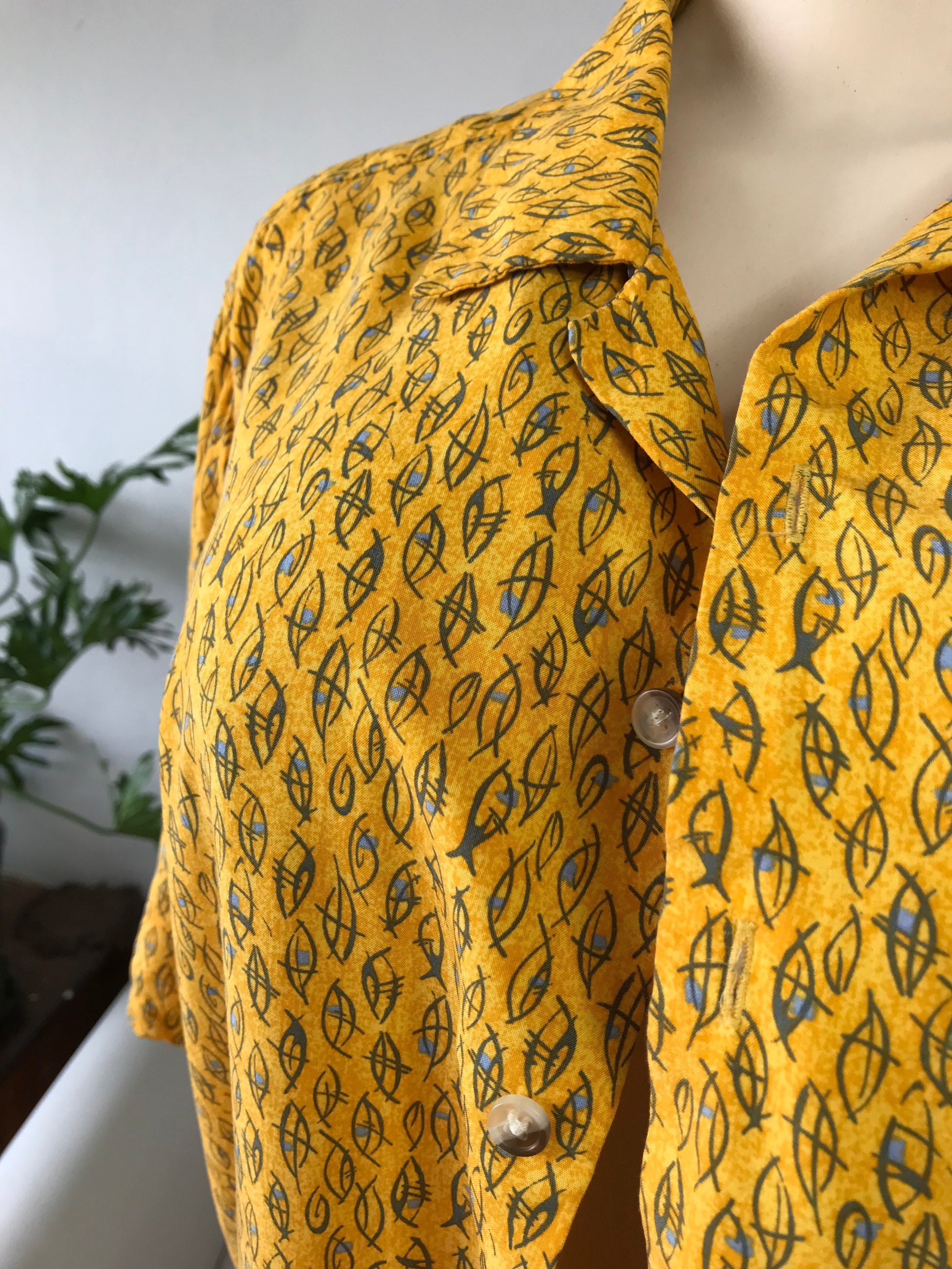 Urban Outfitters Mustard Afro Print Men's Button Down - M.