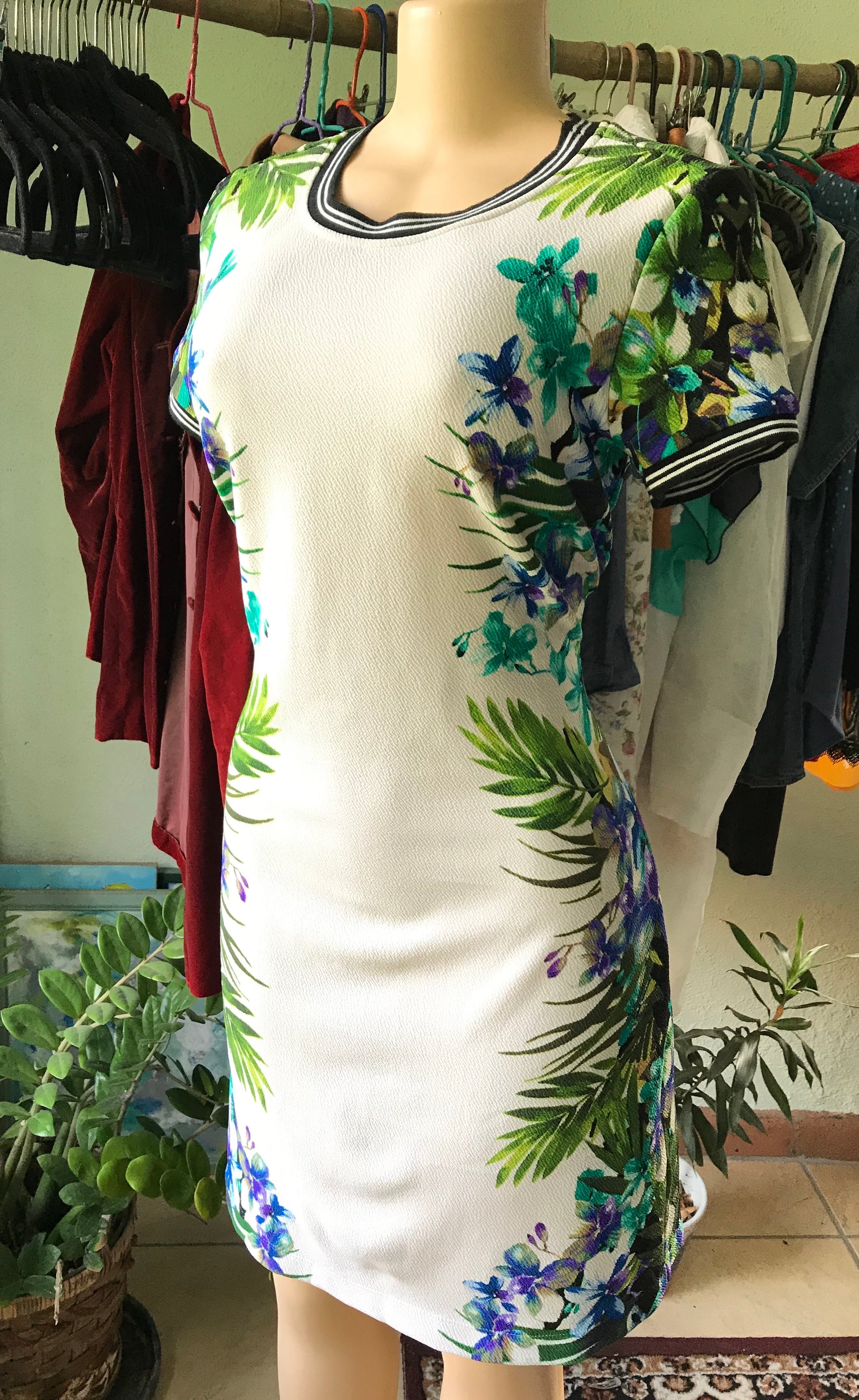 White Tropical Floral Cuffed Dress