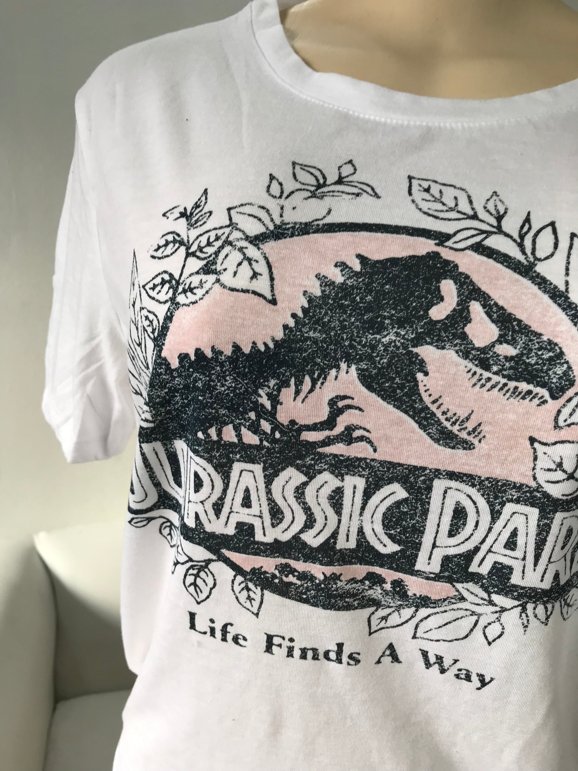 New Jurassic Park White Graphic Tee - L