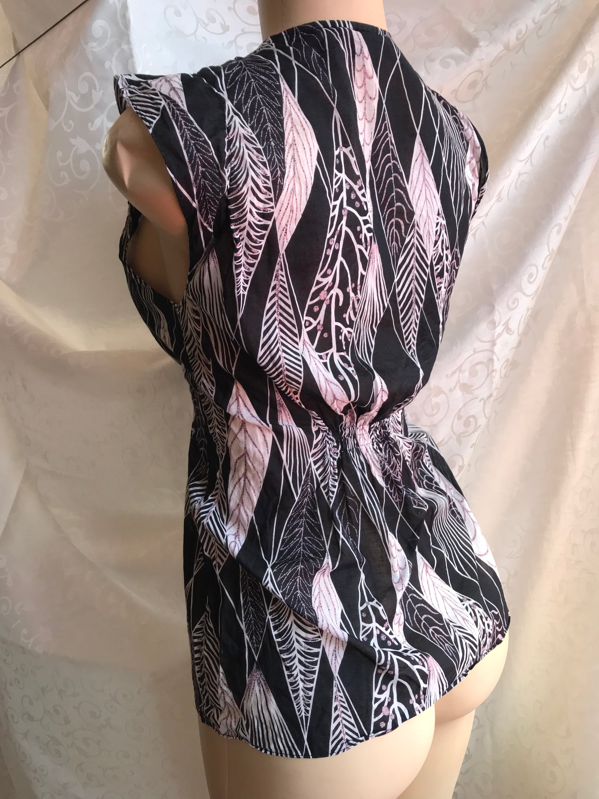 Retro BCBG Leaf print 100% Cotton