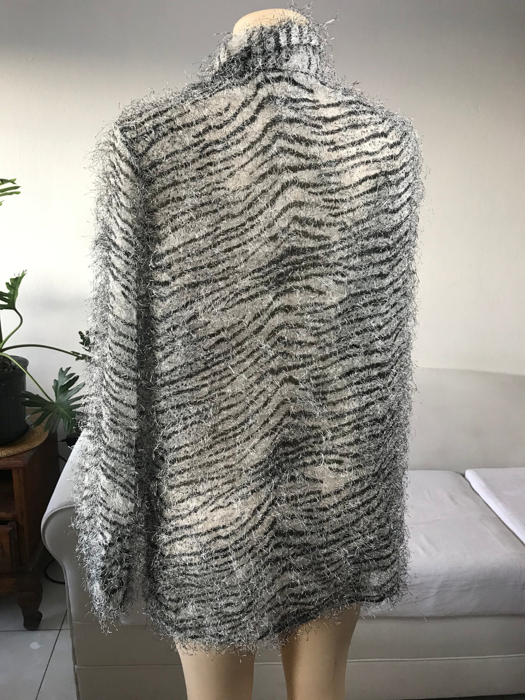 Retro Fuzzy Zebra Stripe Fashion Cardigan - XL