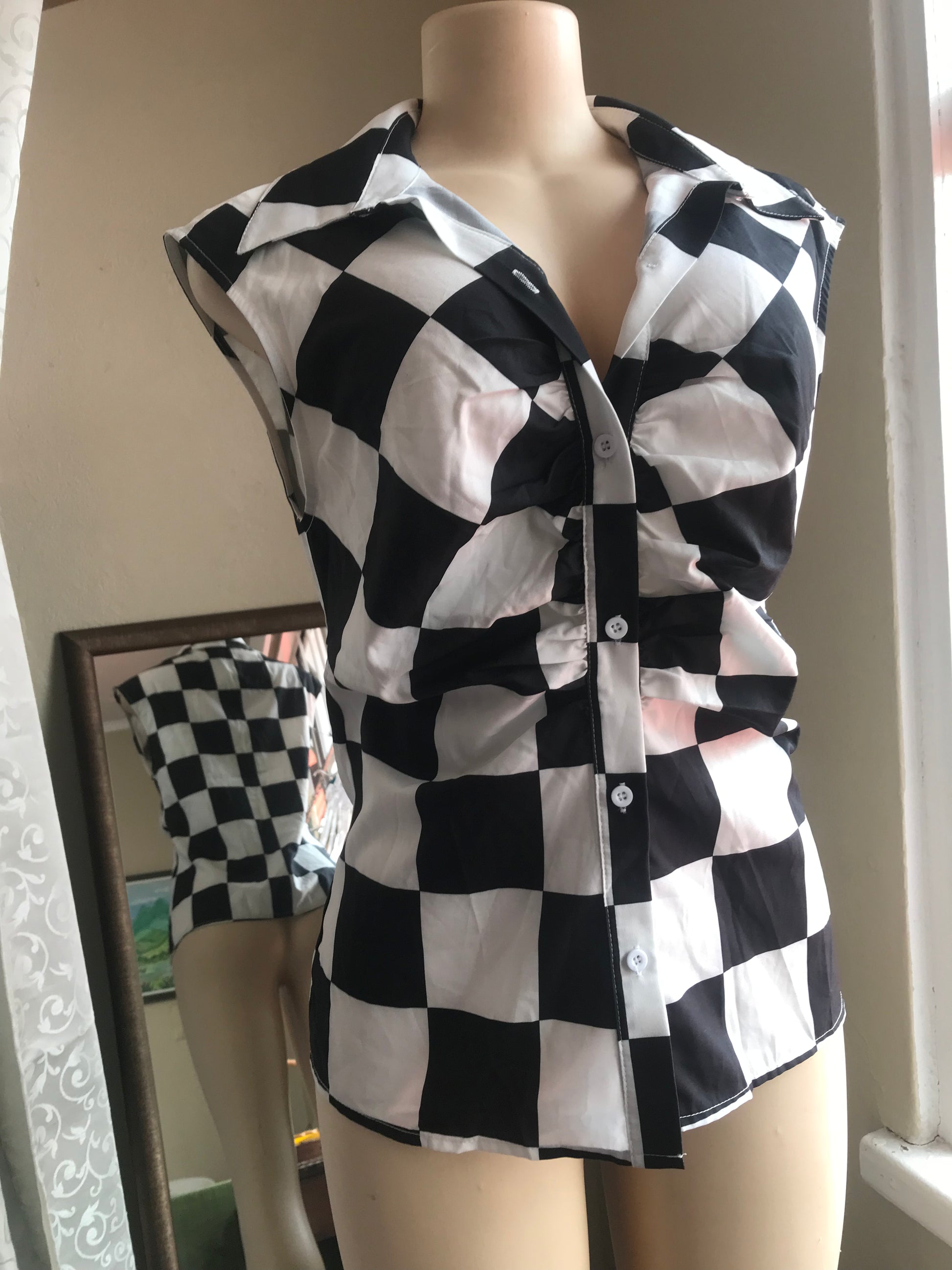 Shein Checker Board Sleeveless Button Down Blouse Work / Play