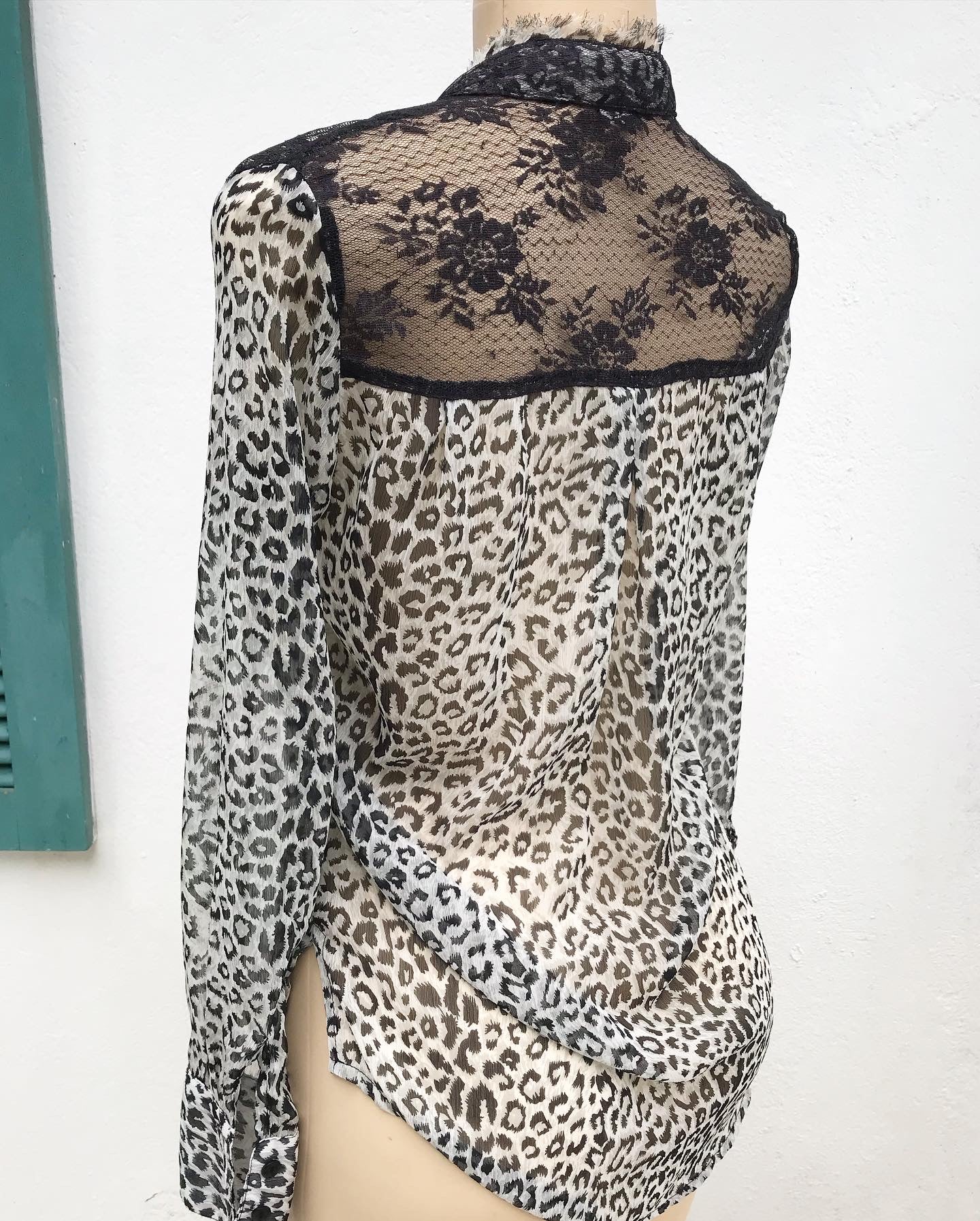 Vintage Fray Edge Conceal Button Animal Print Paper Thin Blouse