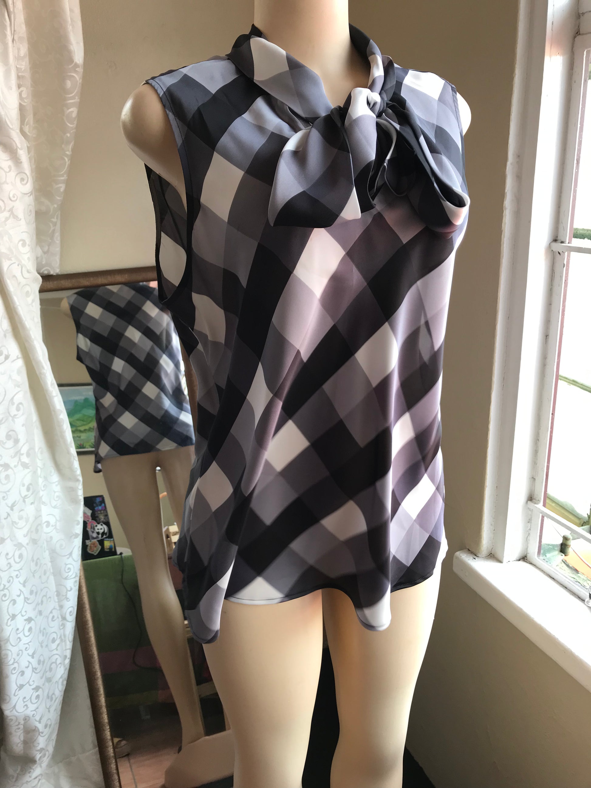 Nine West Plaid Silky Professional Sleeveless Blouse Tied - XL