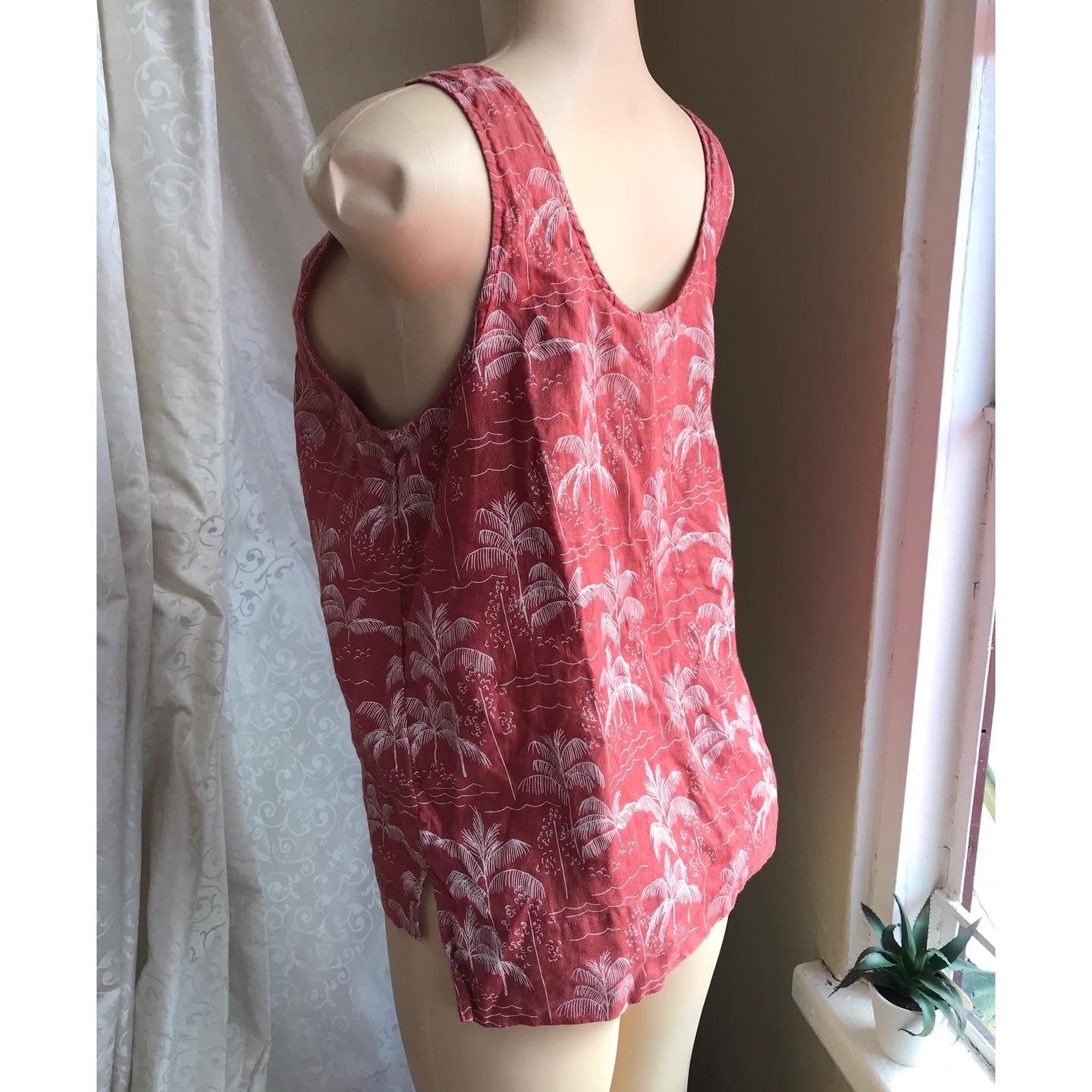 Vintage Linen Palm Print Sleeveless Blouse - M