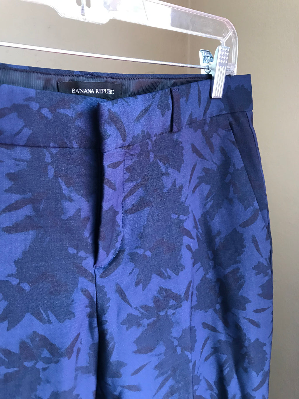 Banana Republic Navy Light Floral Print Professional Stretch Pant - M