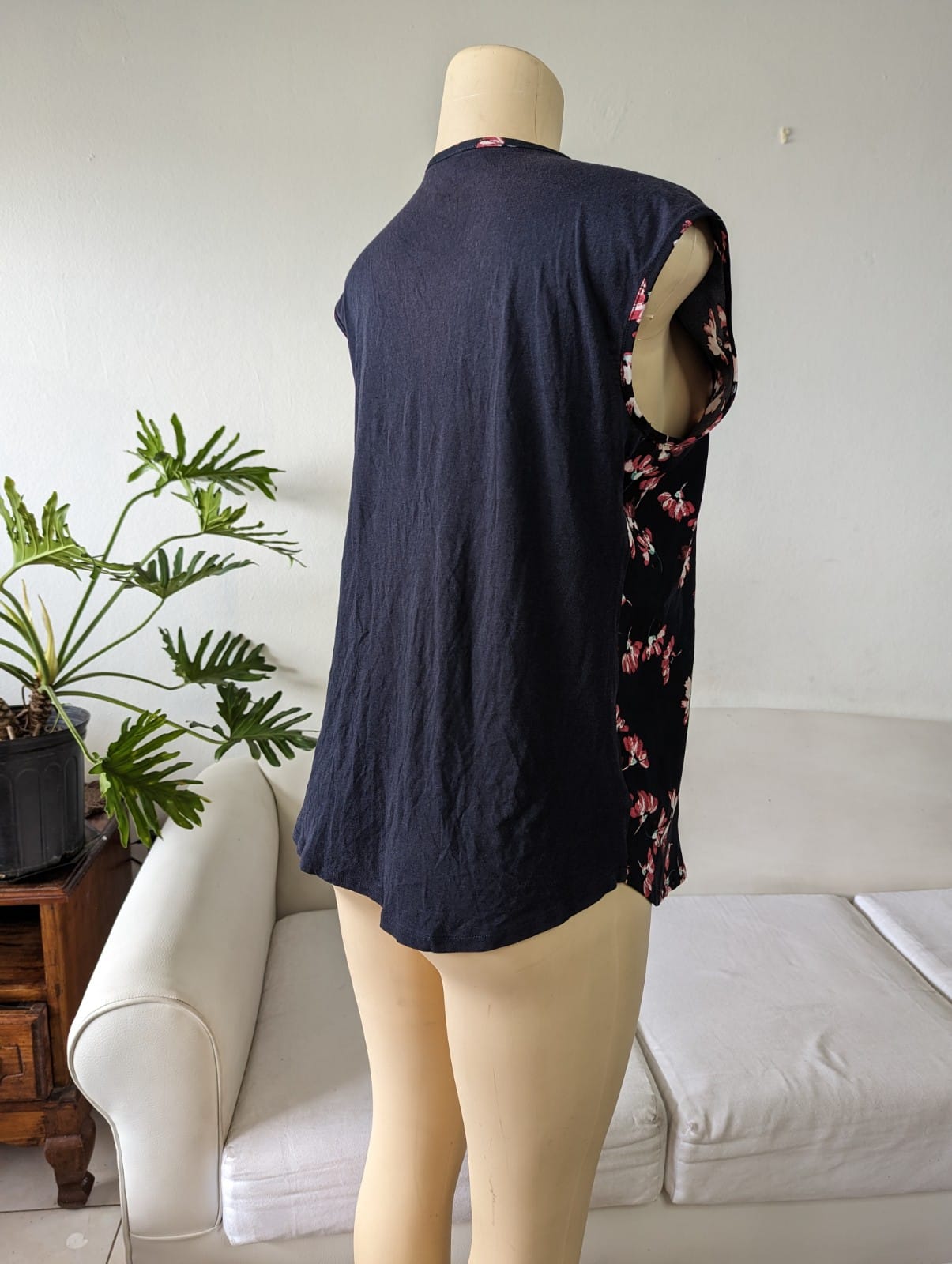 Ann Taylor Ladies Floral Blouse - M.