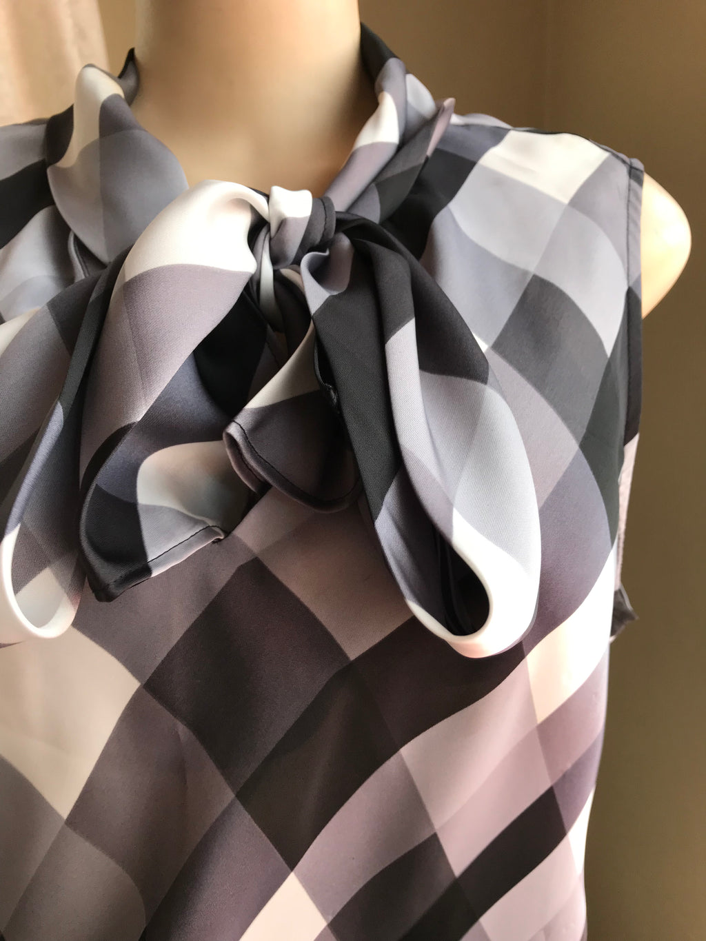 Nine West Plaid Silky Professional Sleeveless Blouse Tied - XL