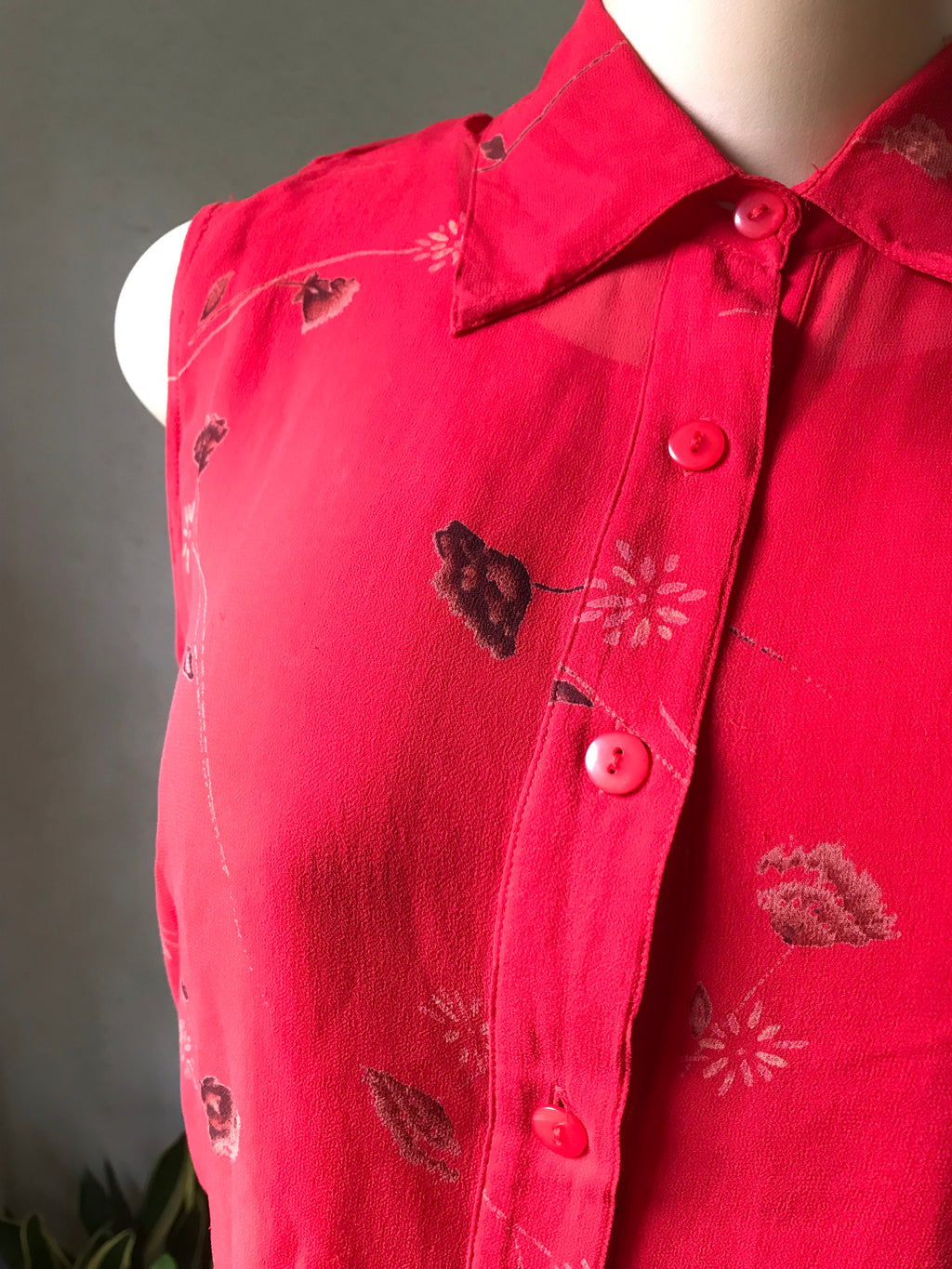 100% Silk Red Sleeveless Blouse Underlay Subtle Print