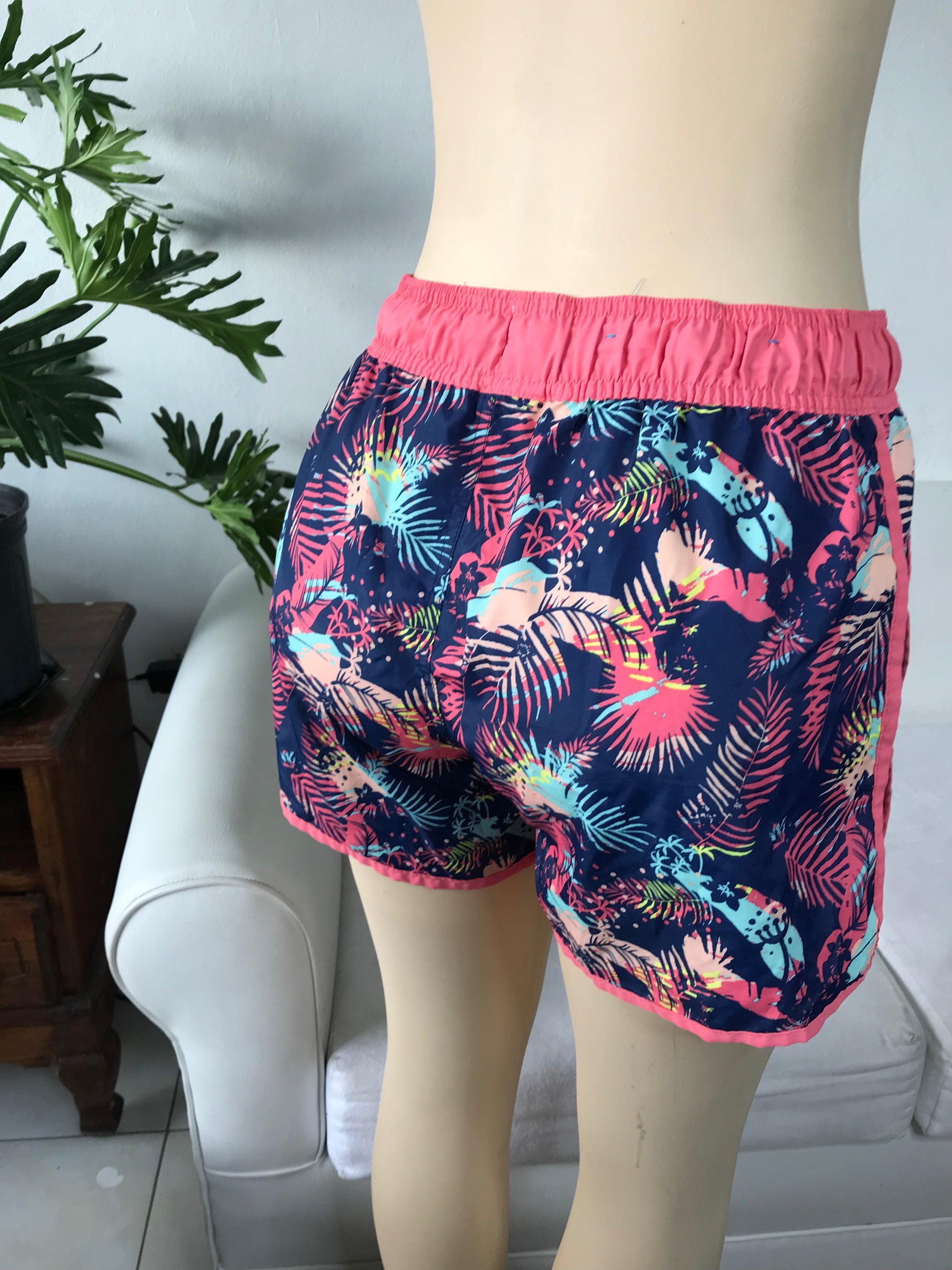 NEW Coral Print Palm Swim Shorts - M