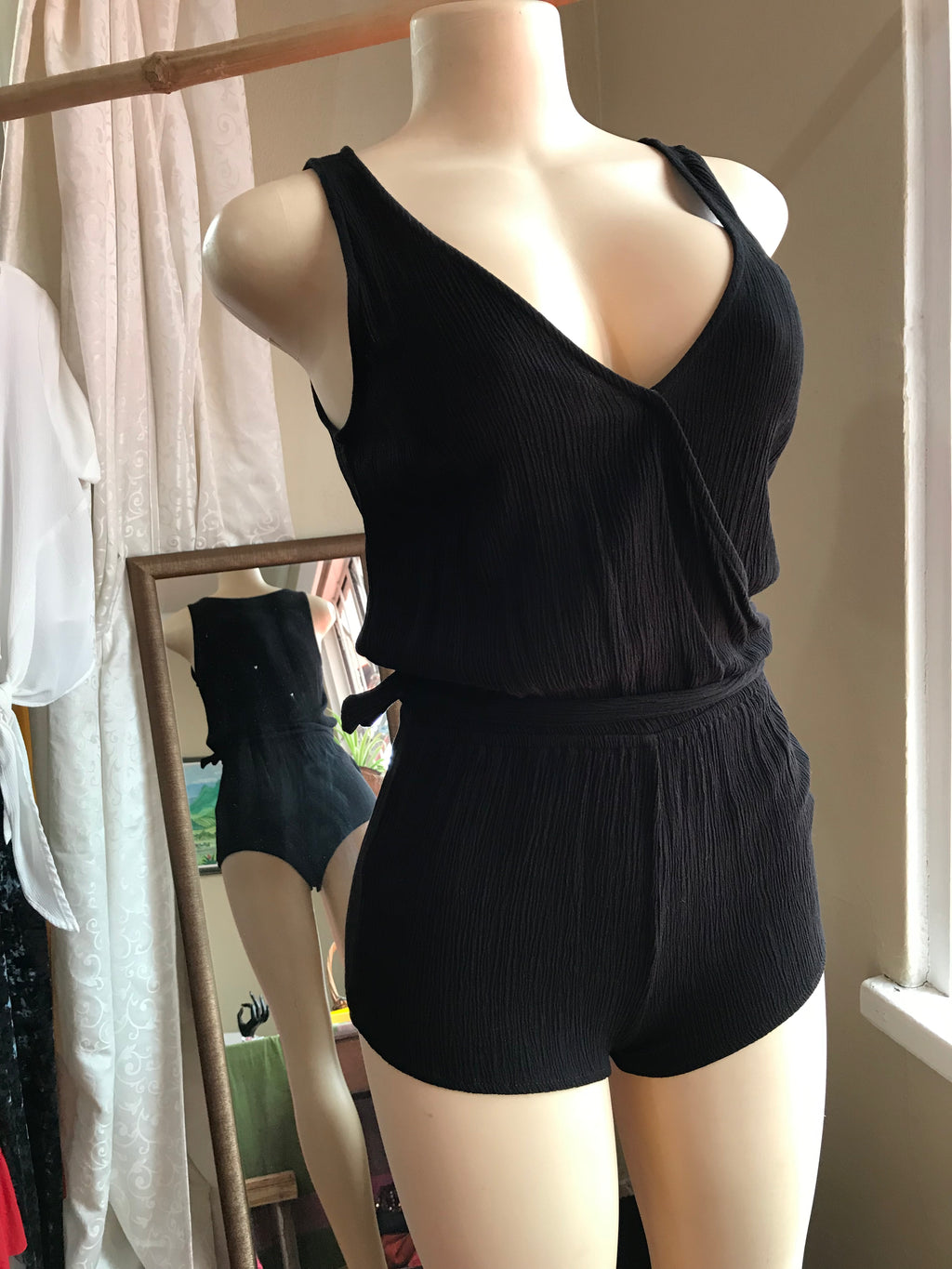 Forever 21 Black Crinkle Booty Romper - S