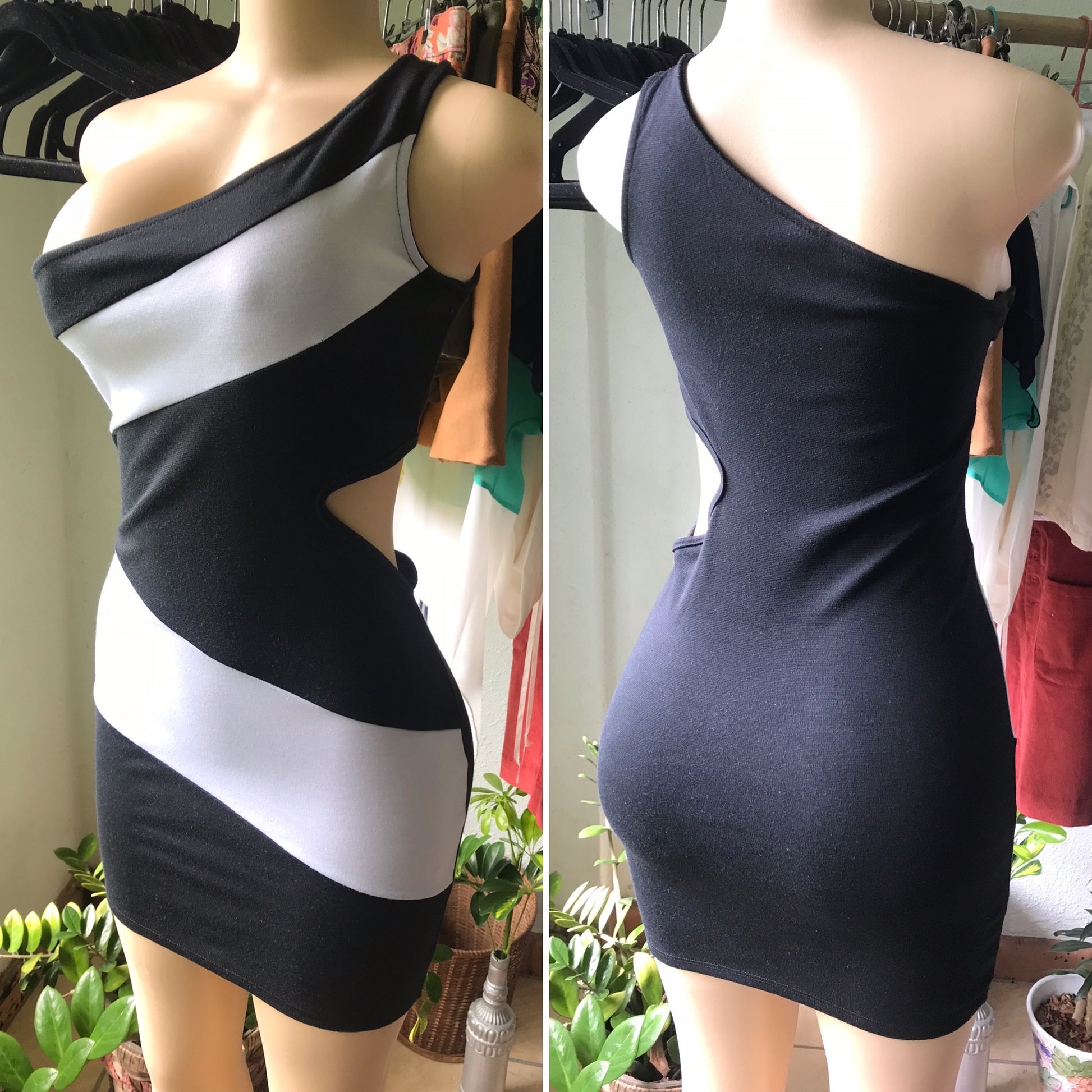 B&W Block Peep Side Bodycon Dress