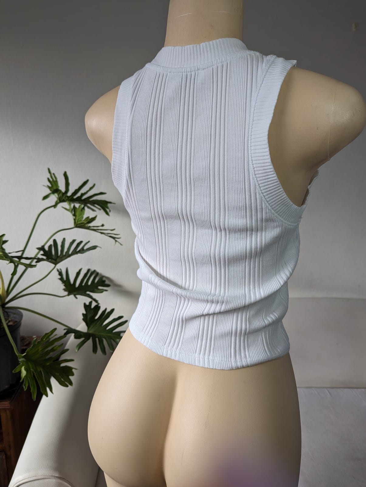 Zara White Ribbed Sideboob Top - M.