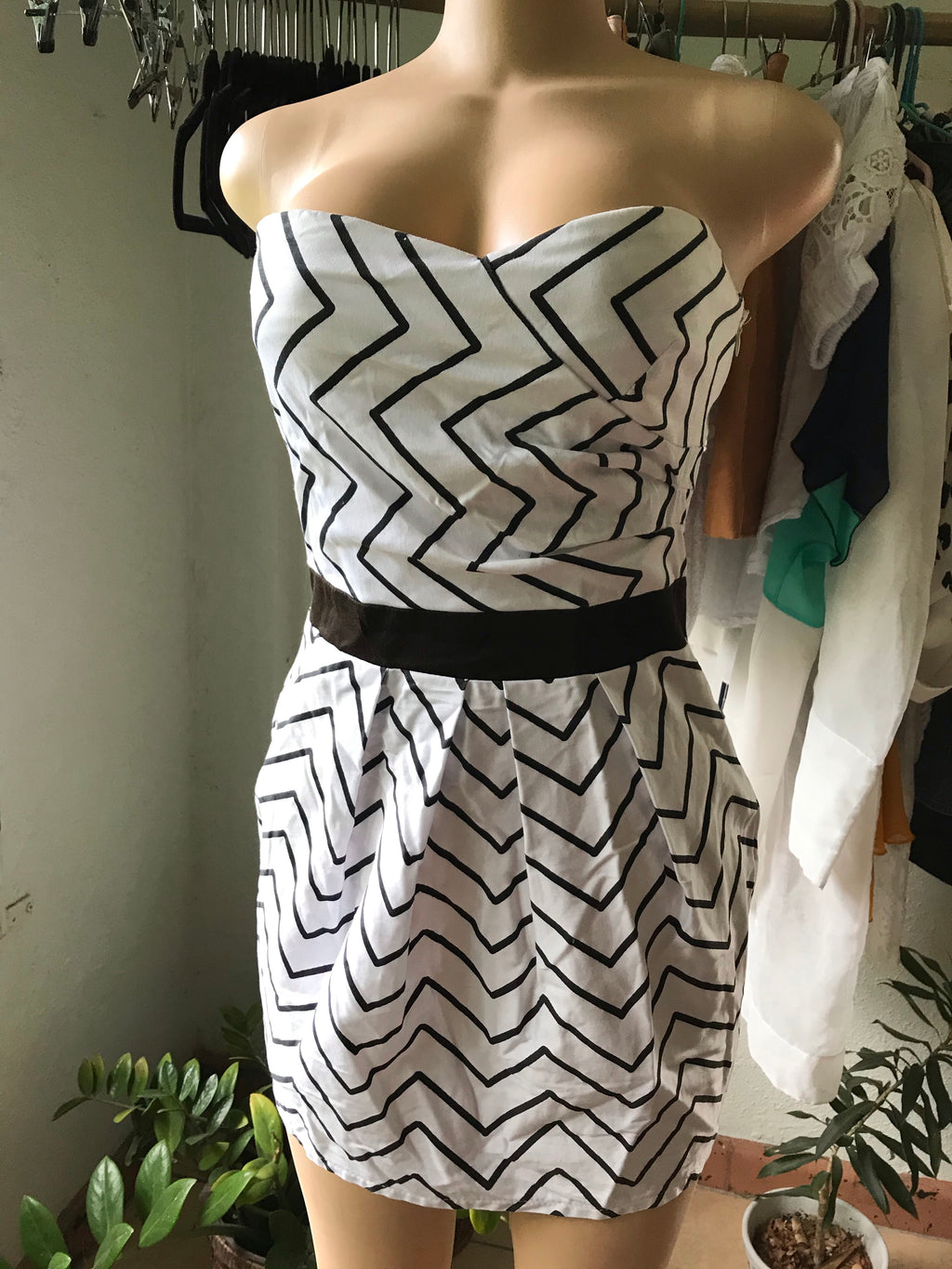 B&W Zigzag Stripe Sweetheart Cocktail Dress