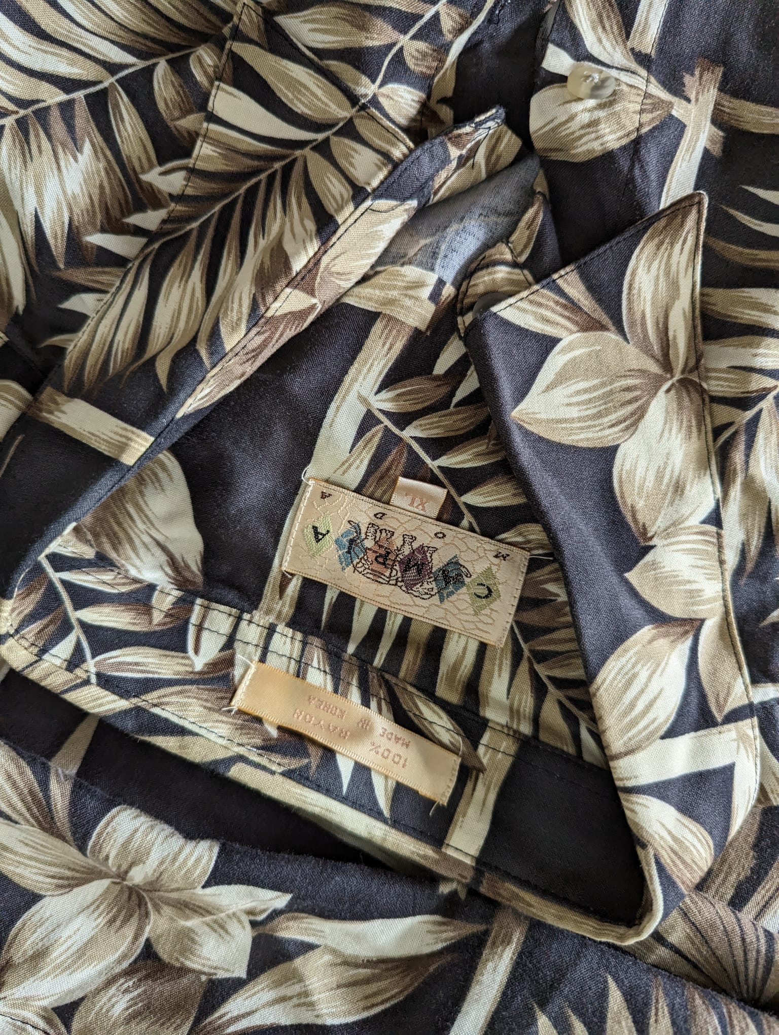 Vintage Brown Palm Print Hawai Shirt Men's |   /XL.