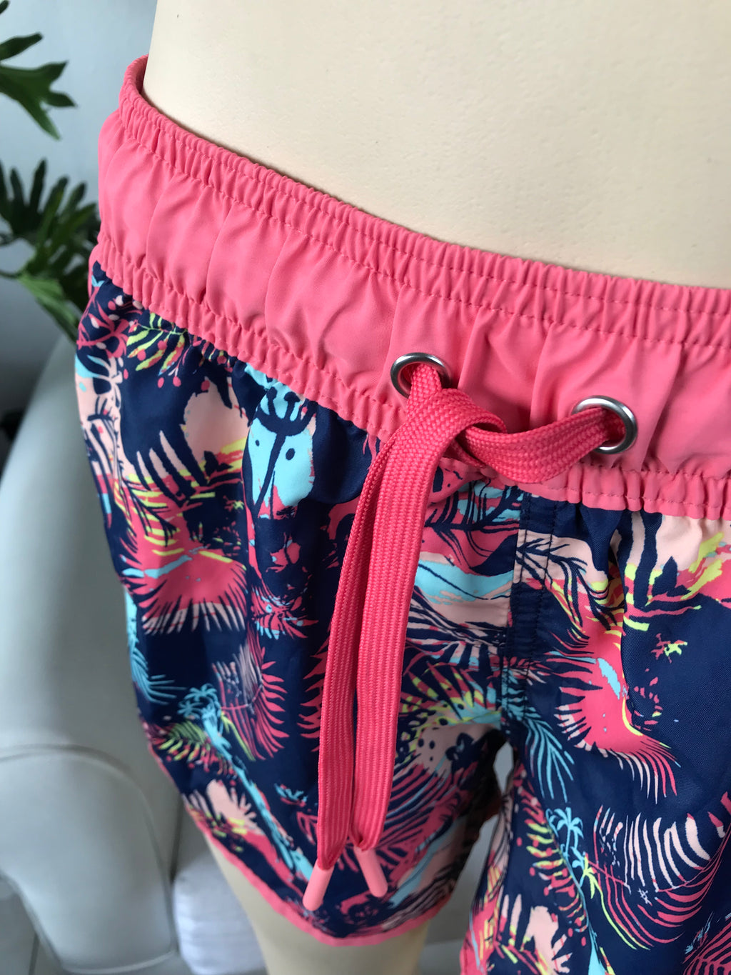 NEW Coral Print Palm Swim Shorts - M