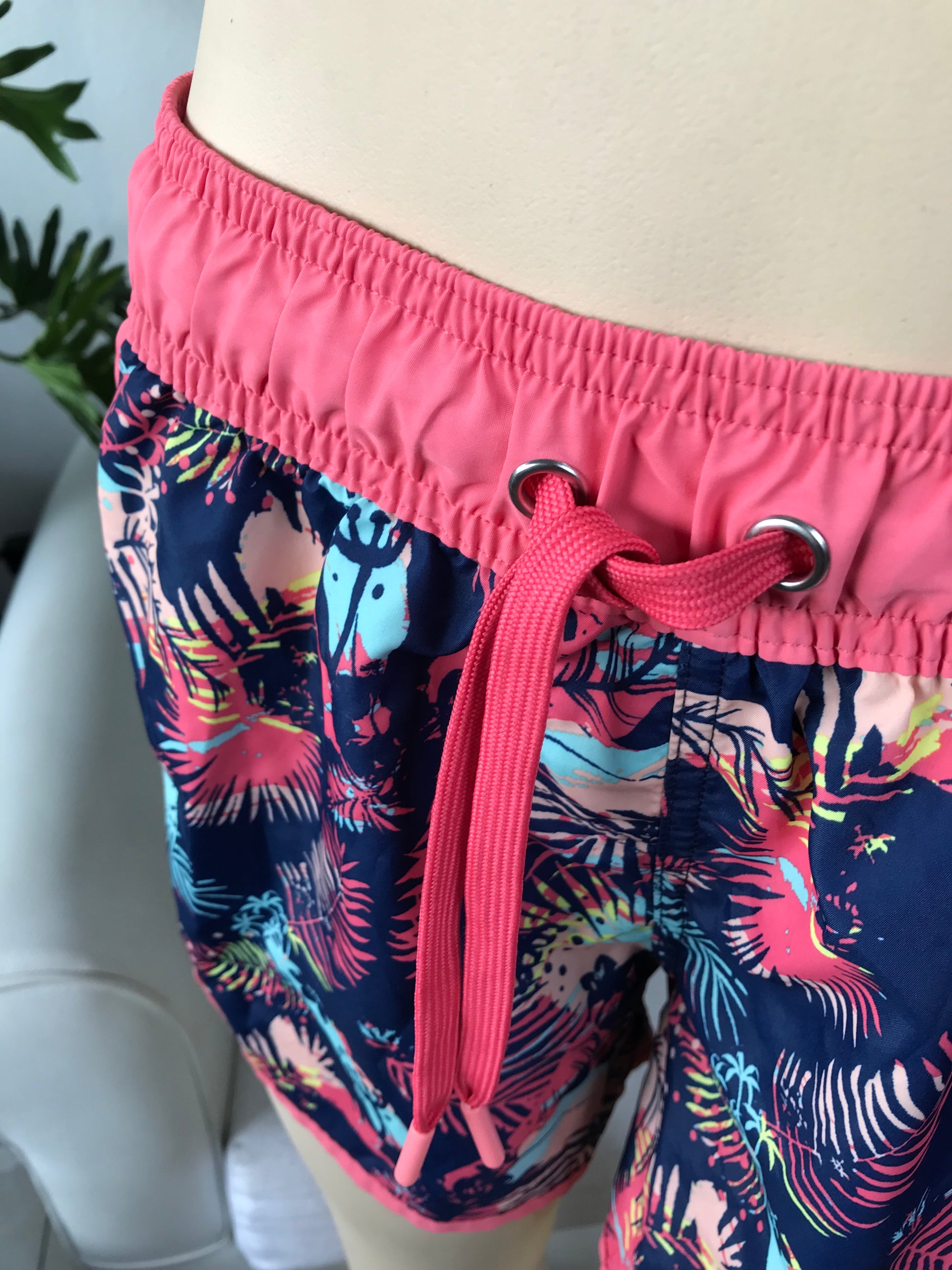 NEW Coral Print Palm Swim Shorts - M